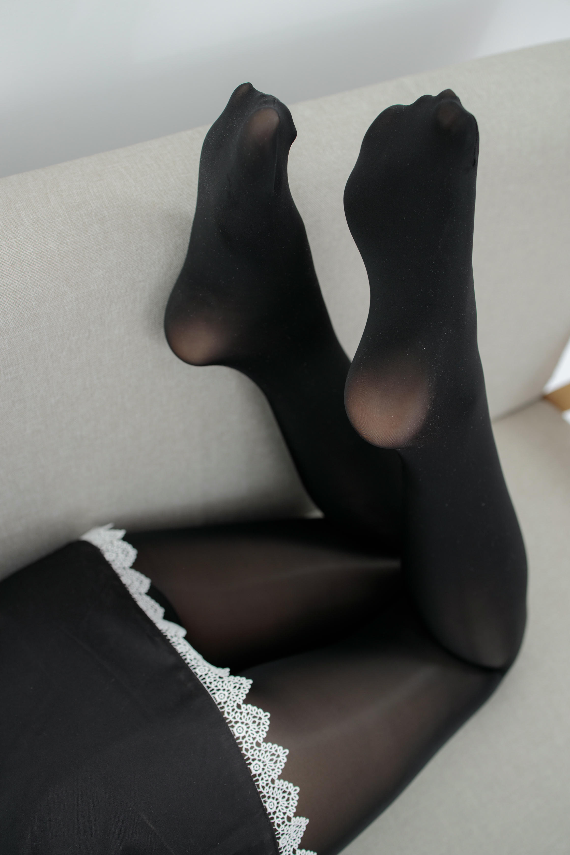 森萝财团 JKFUN-029 卉子 80D黑丝 踩物女仆 [67P+1V／3.16G]_第3集