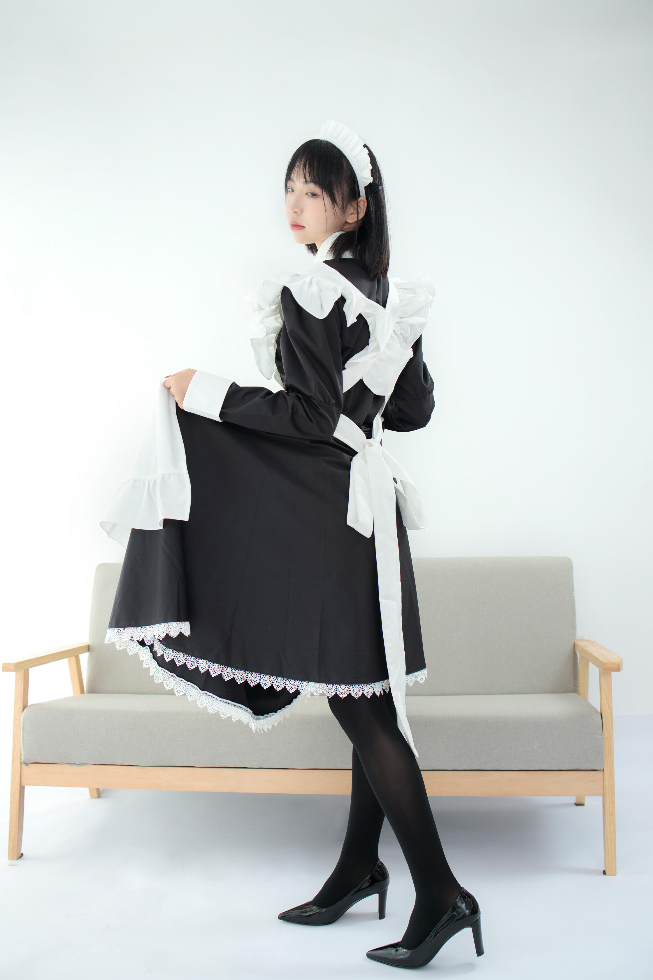 森萝财团 JKFUN-029 卉子 80D黑丝 踩物女仆 [67P+1V／3.16G]_第3集