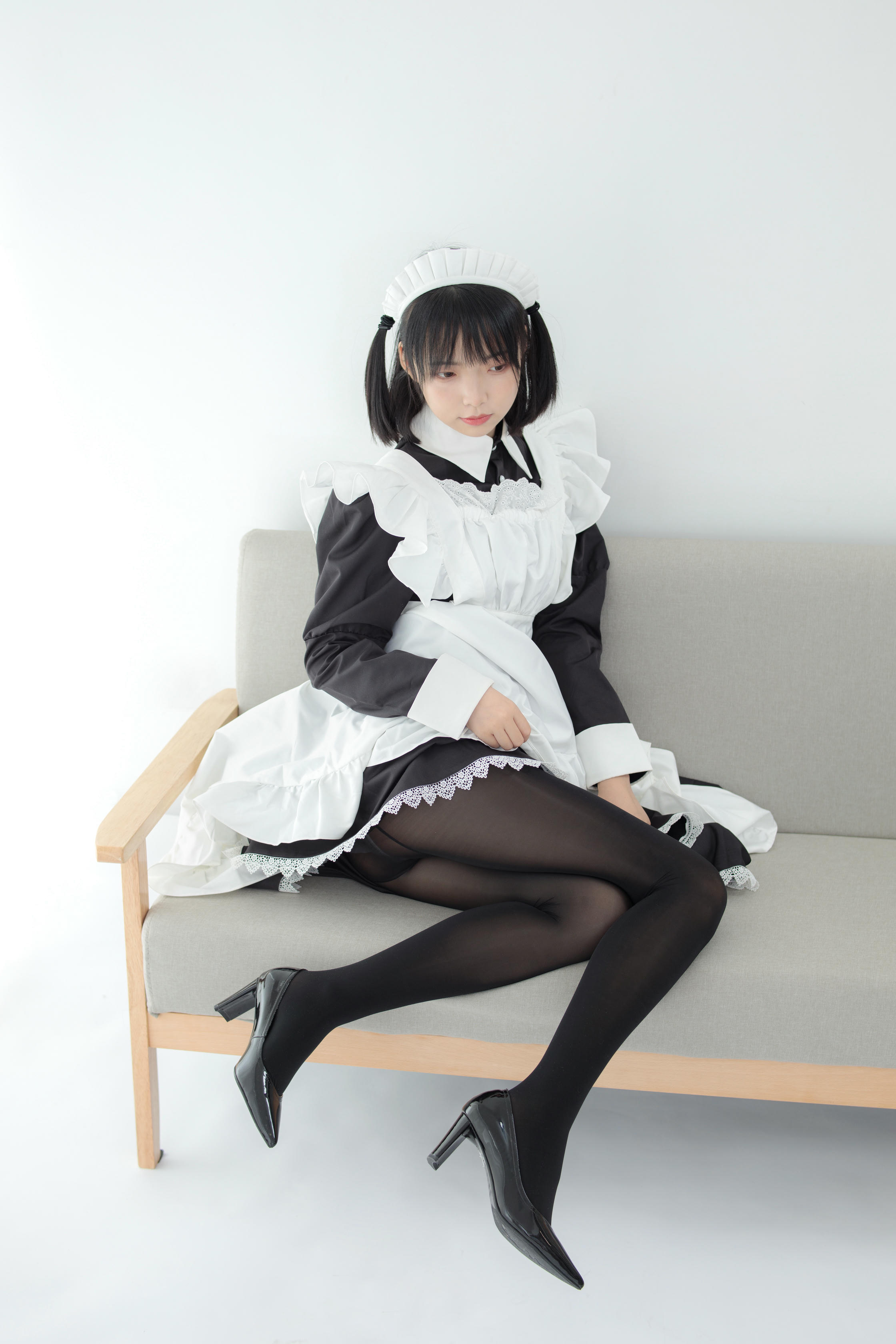 森萝财团 JKFUN-029 卉子 80D黑丝 踩物女仆 [67P+1V／3.16G]_第3集