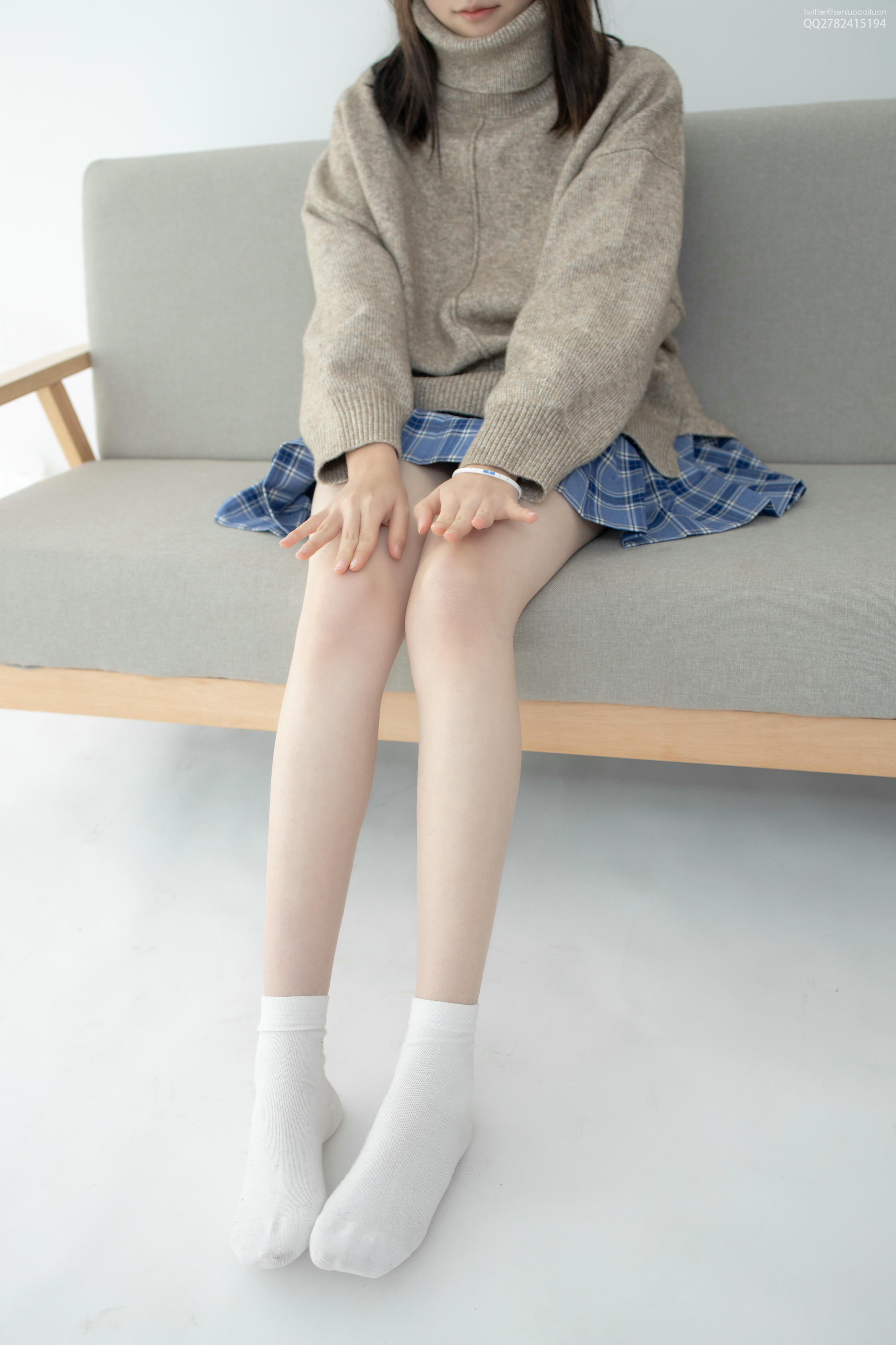 森萝财团 JKFUN-041 Aika 百元团定制1-3 短棉袜 [36P+1V-1.46G]_第1集