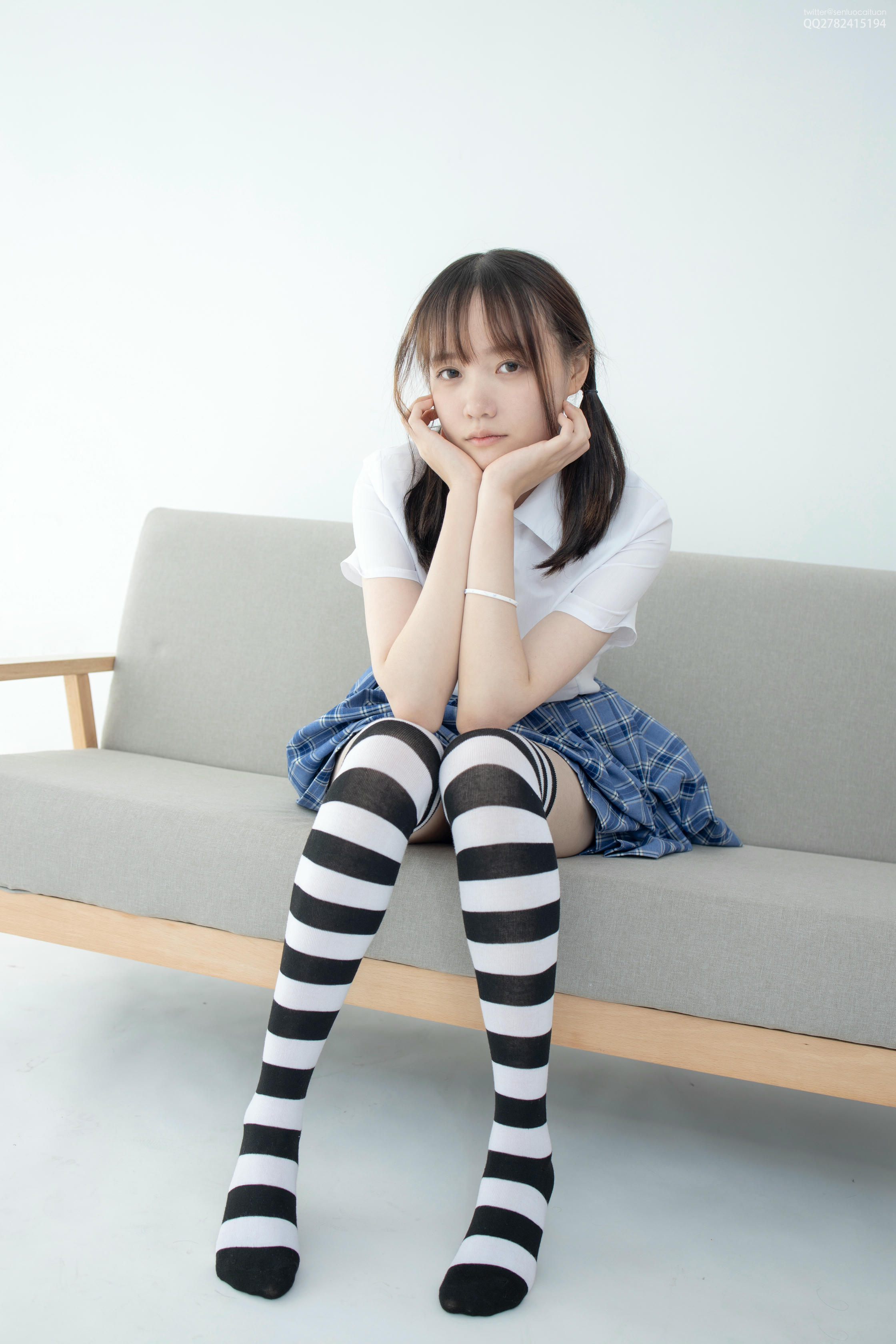 森萝财团 JKFUN-042 Aika 百元团定制1-4 黑白高筒袜 [36P+1V-1.56G]_第1集