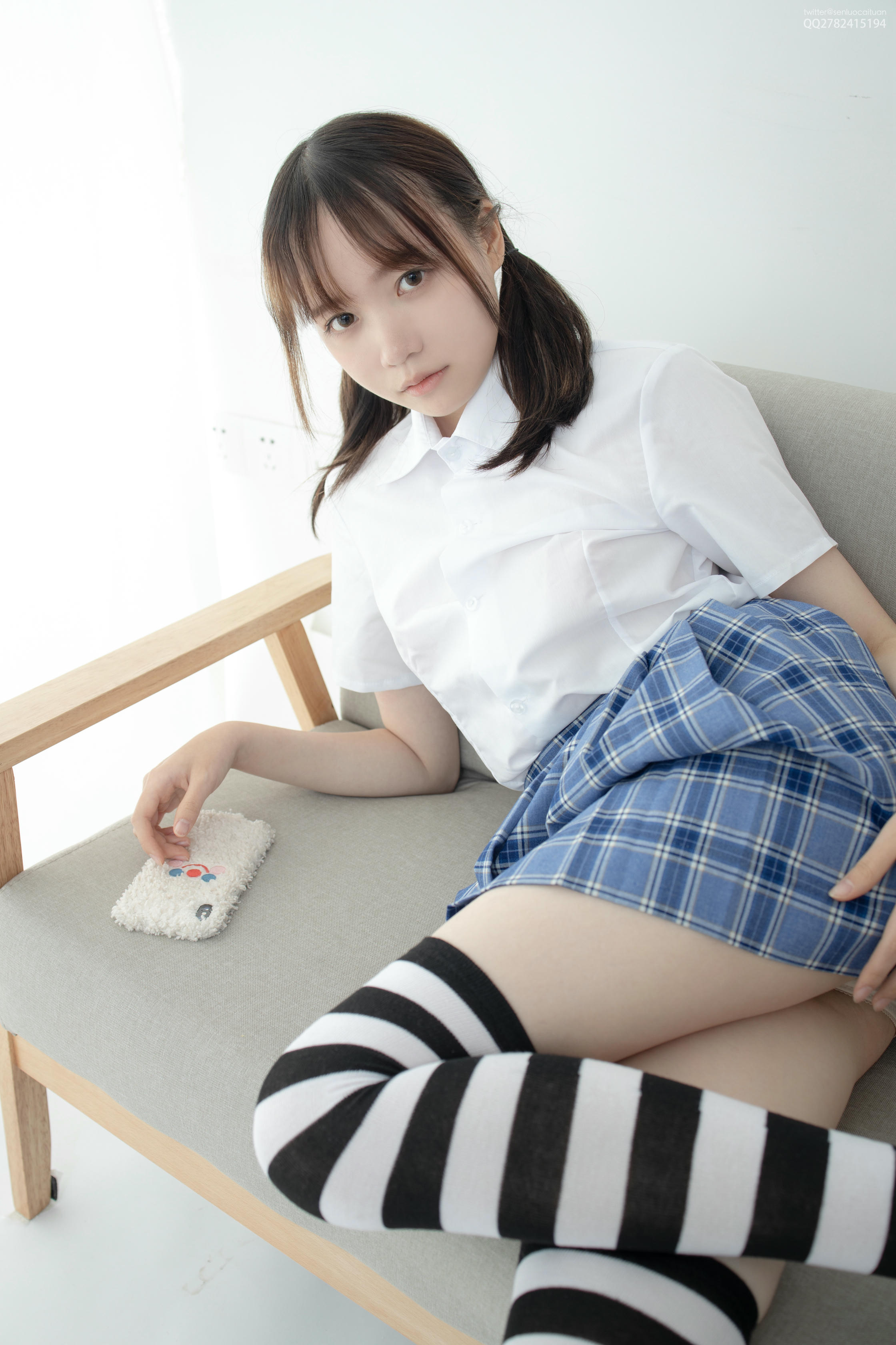 森萝财团 JKFUN-042 Aika 百元团定制1-4 黑白高筒袜 [36P+1V-1.56G]_第1集
