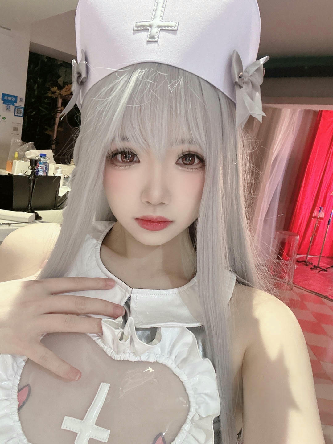 雪晴Astra NO.060 银发魔女护士 实习日记[74P-6V-1.72G]-附赠 [12P 5V]_第1集