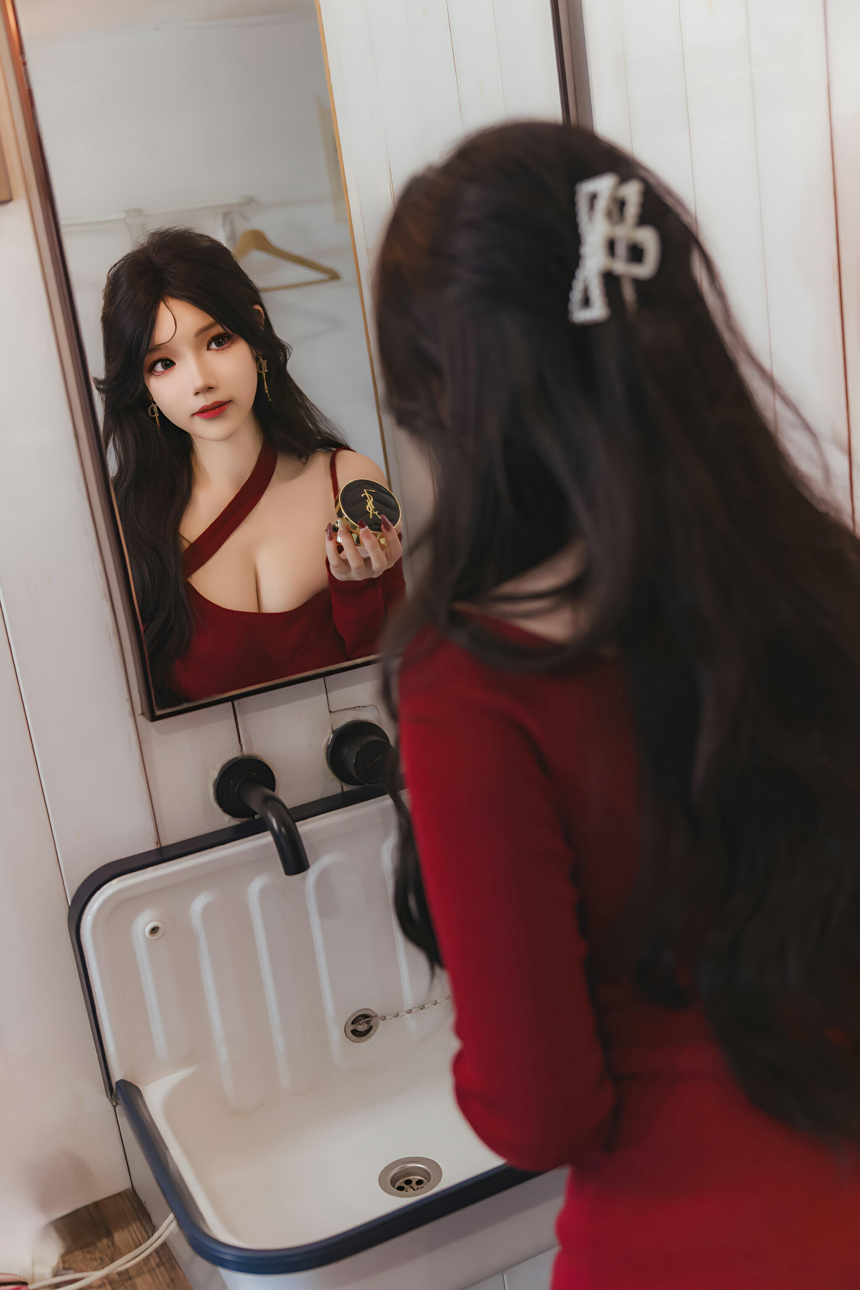 雪晴Astra NO.073 红裙黑丝小娇妻 [65P2V 1.68G]_第1集