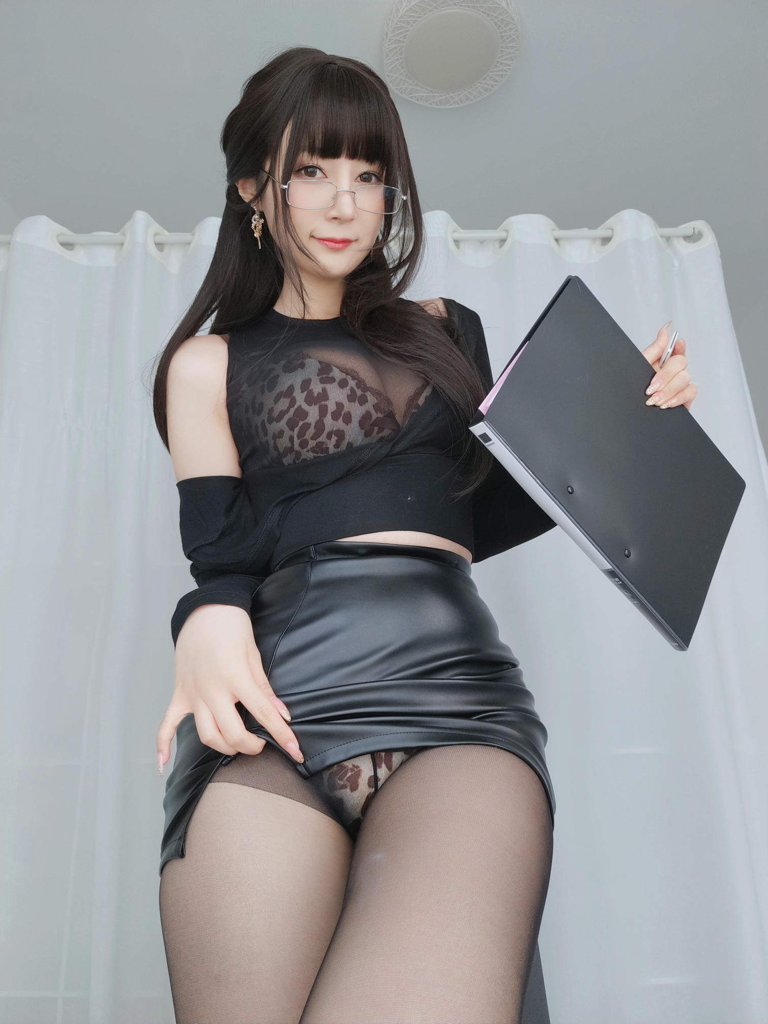 白银81 NO.089 fantia11月合集 [214P11V-1.18GB]-【20211112】黒糸女上司_第1集