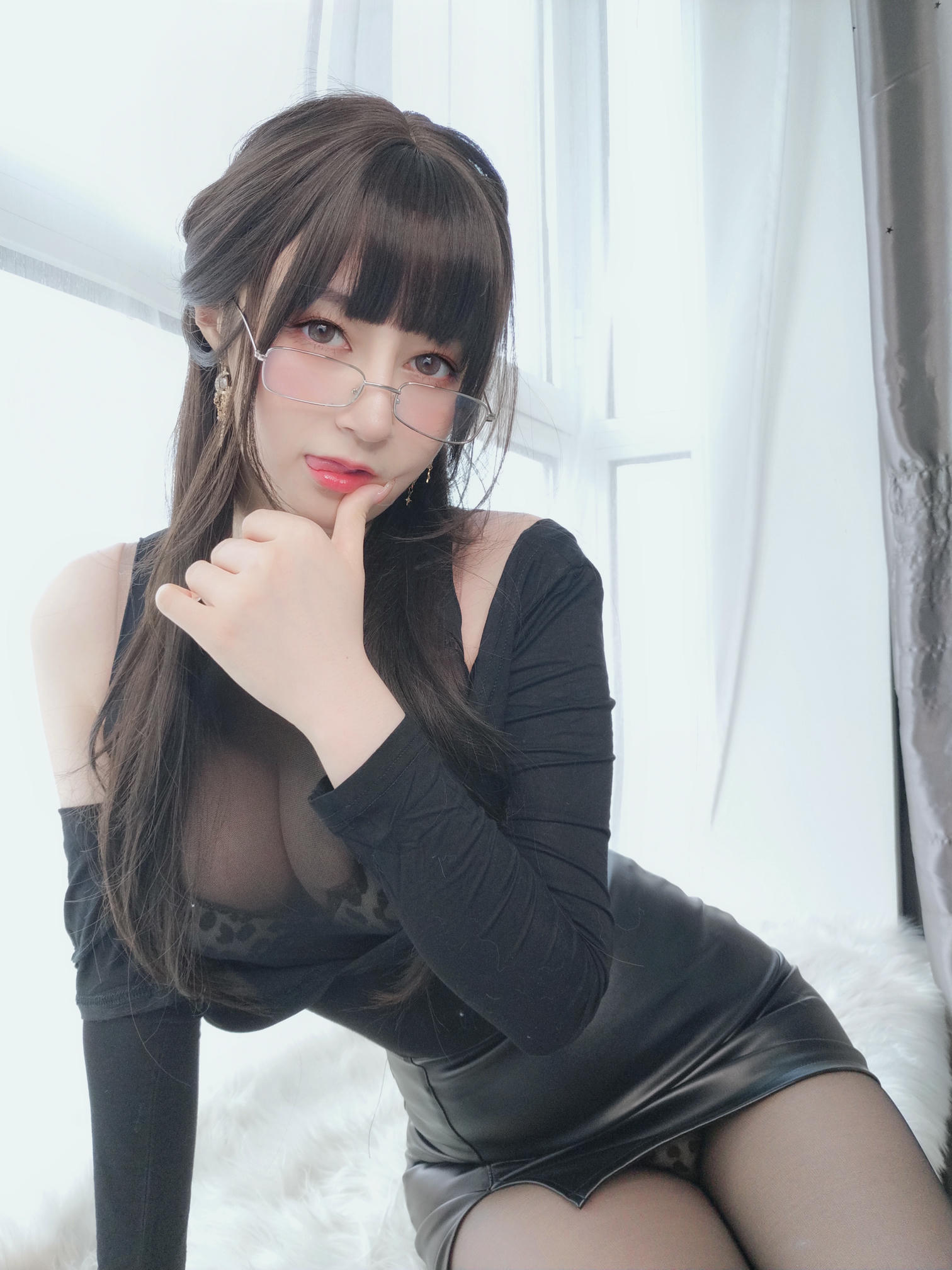 白银81 NO.089 fantia11月合集 [214P11V-1.18GB]-【20211112】黒糸女上司_第1集