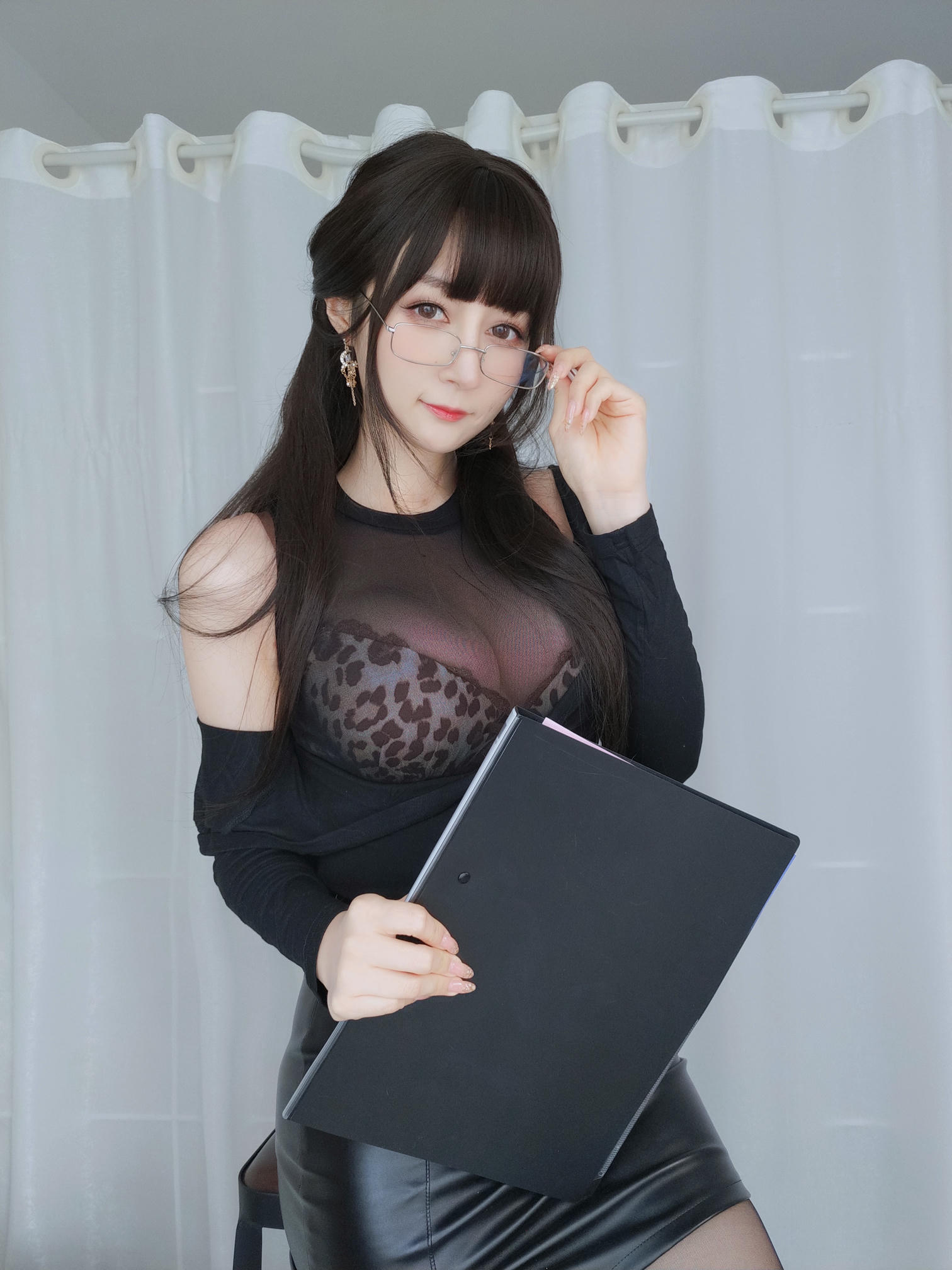 白银81 NO.089 fantia11月合集 [214P11V-1.18GB]-【20211112】黒糸女上司_第1集