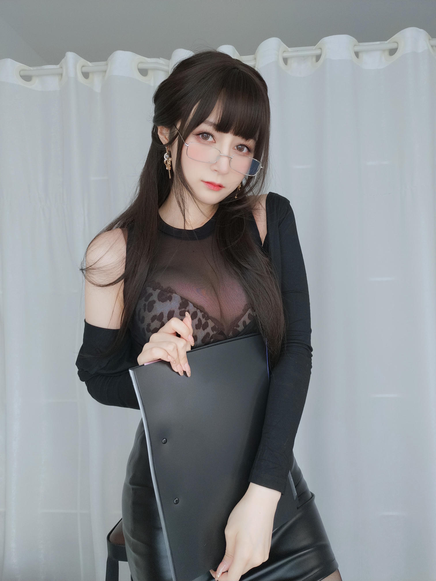 白银81 NO.089 fantia11月合集 [214P11V-1.18GB]-【20211112】黒糸女上司_第1集