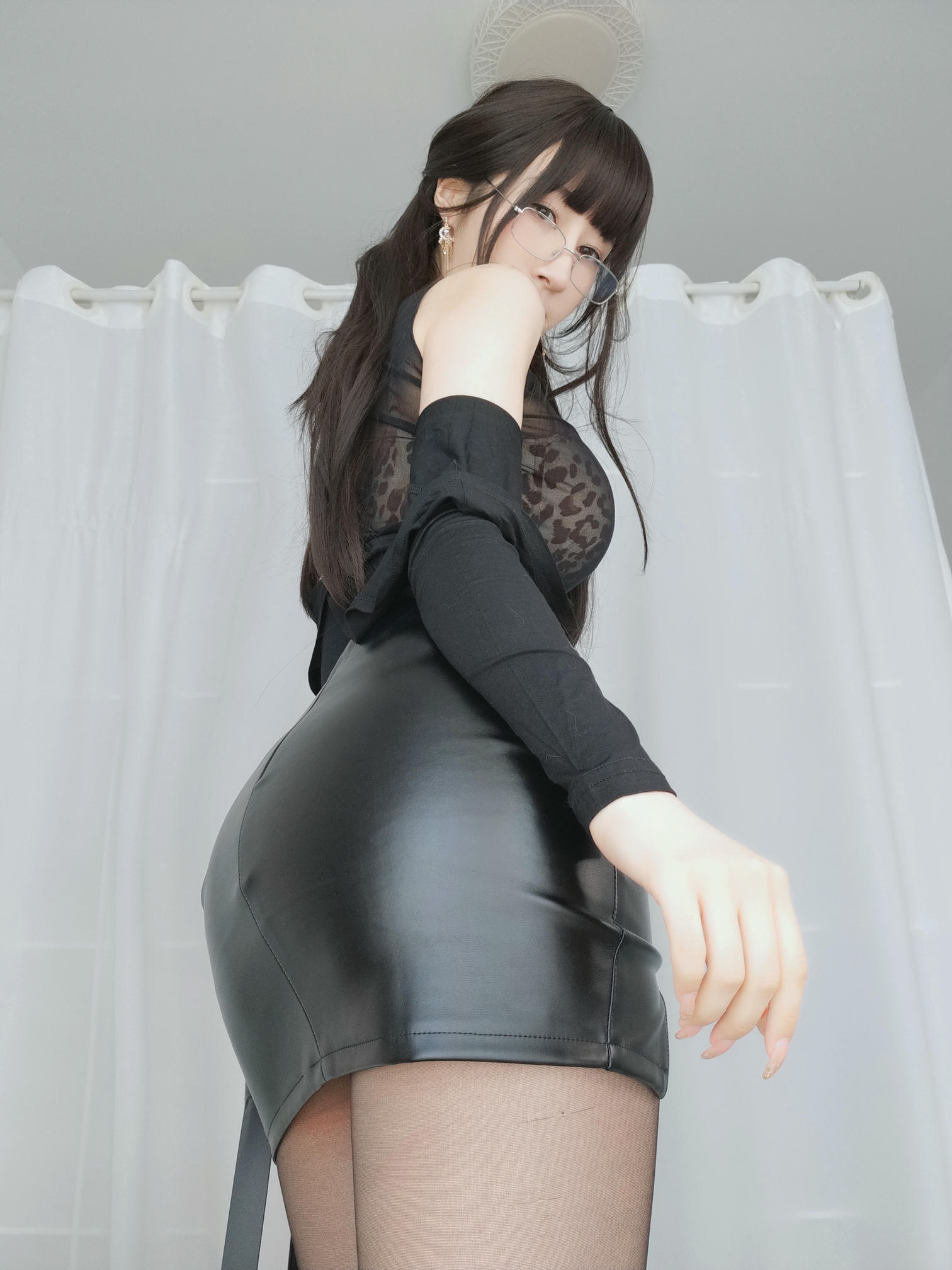 白银81 NO.089 fantia11月合集 [214P11V-1.18GB]-【20211112】黒糸女上司_第1集