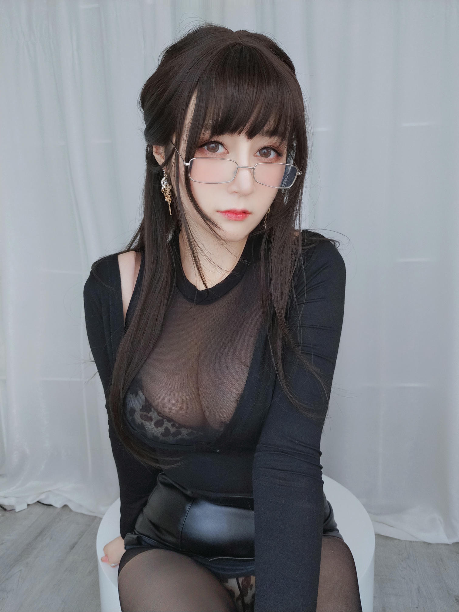 白银81 NO.089 fantia11月合集 [214P11V-1.18GB]-【20211118】黒糸女上司の秘密_第1集