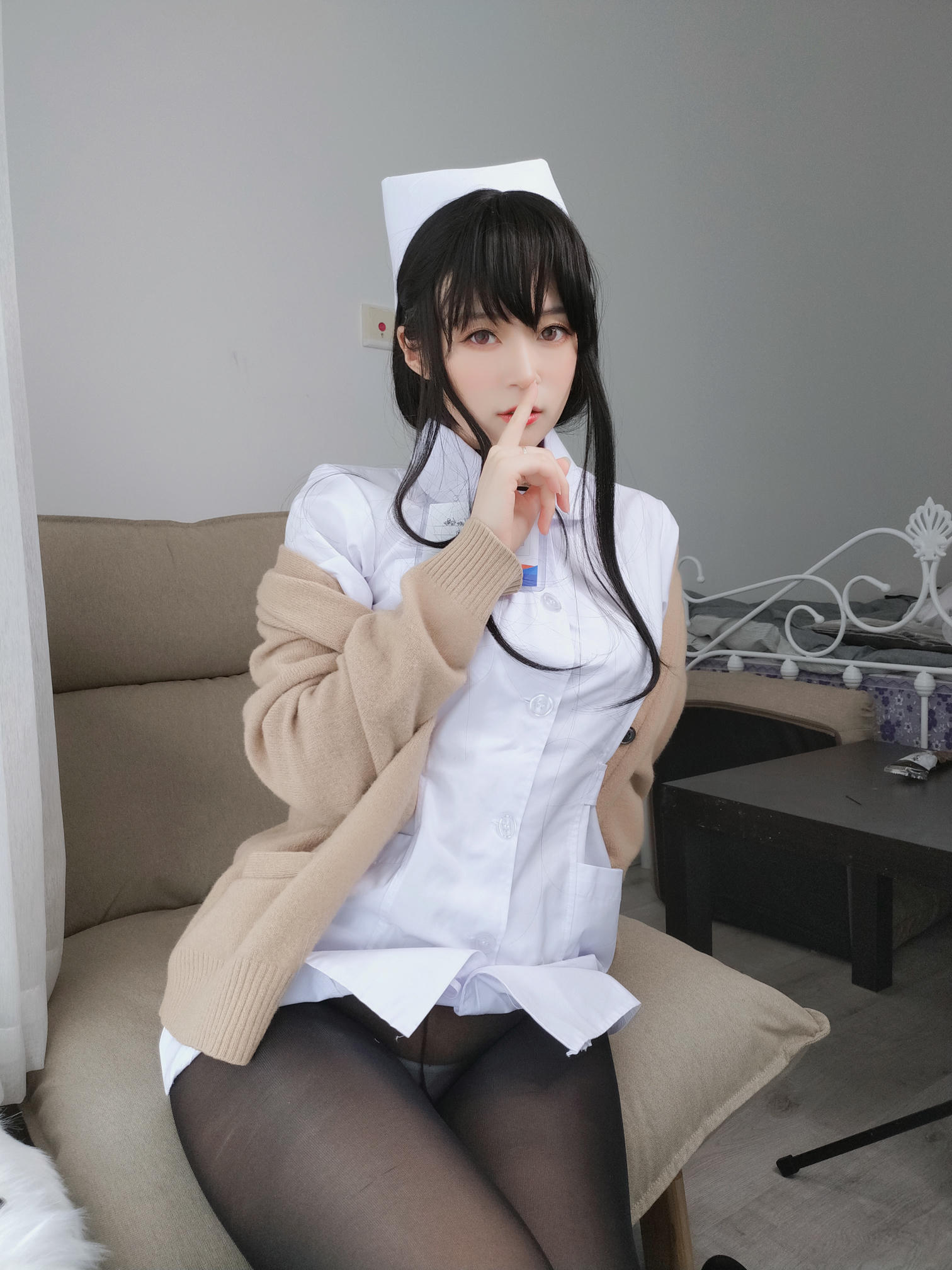 白银81 NO.016 长发小护士 [66P3V-447MB]_第1集