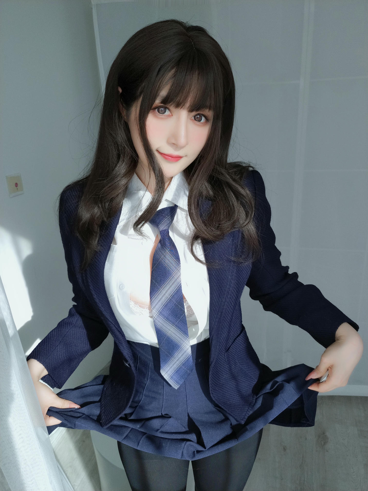 白银81 NO.111 2022年03月会员合集 (全19期) [281P6V-925MB]-2022-03-28 衬衫上的第二个扣子不见了_第1集