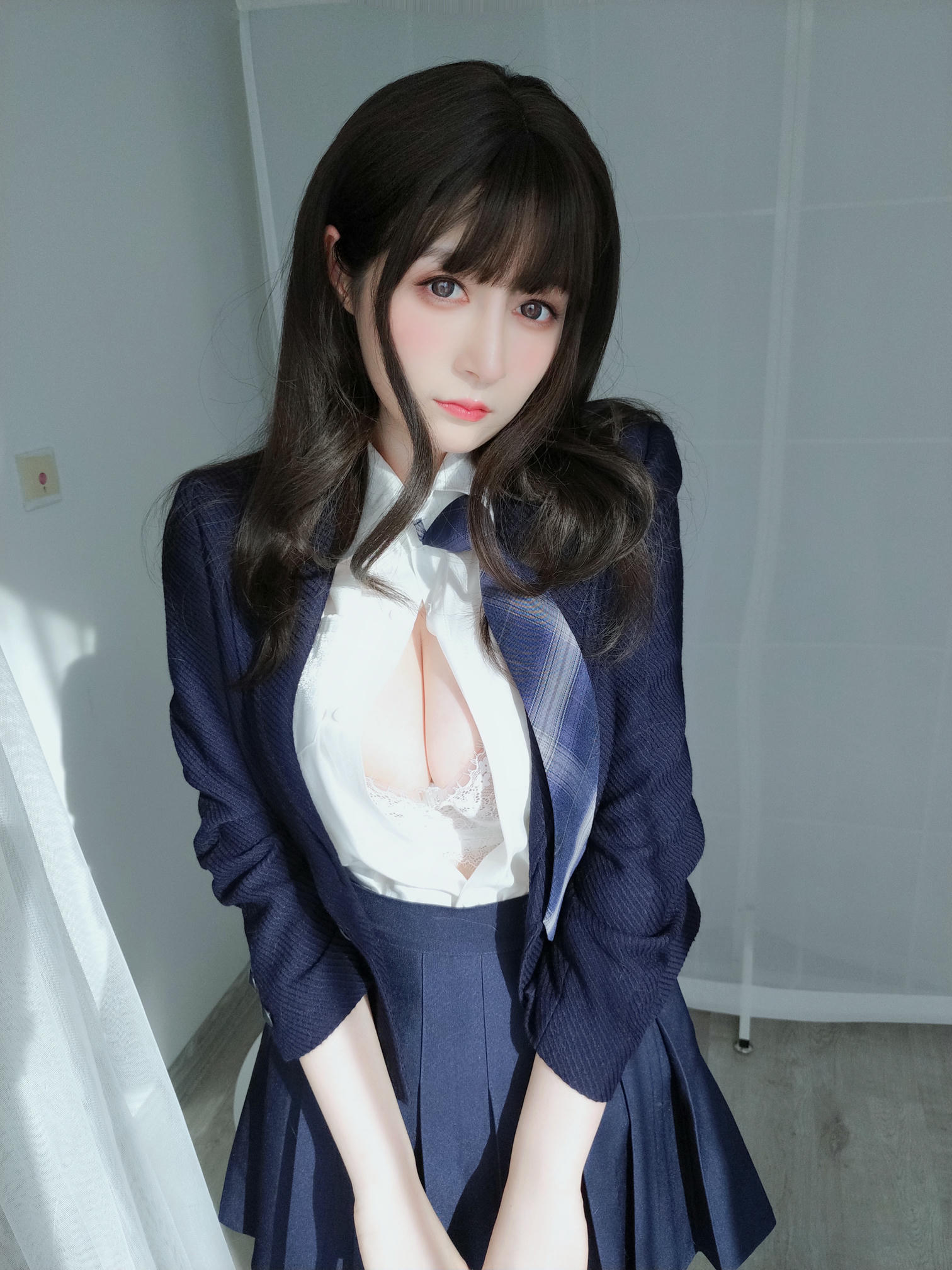 白银81 NO.111 2022年03月会员合集 (全19期) [281P6V-925MB]-2022-03-28 衬衫上的第二个扣子不见了_第1集