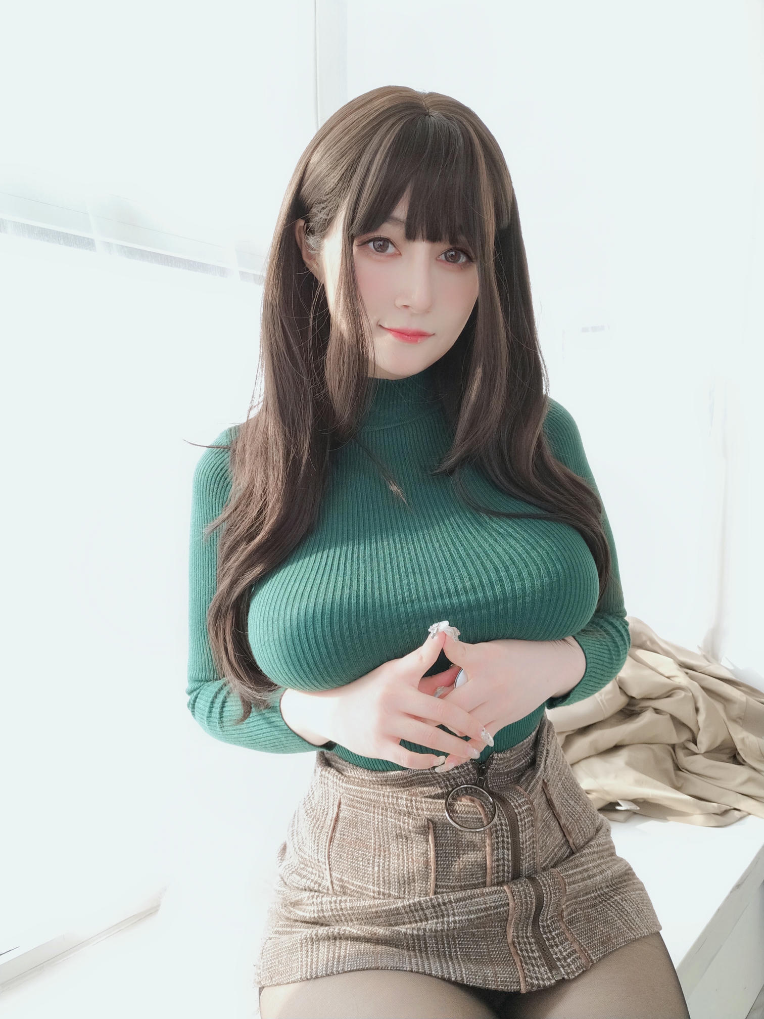 白银81 NO.114 22年05月会员合集[354P-3V-1.17G]-2022-05-11 胸が大きい新人同僚 [15P-42.42MB]_第1集