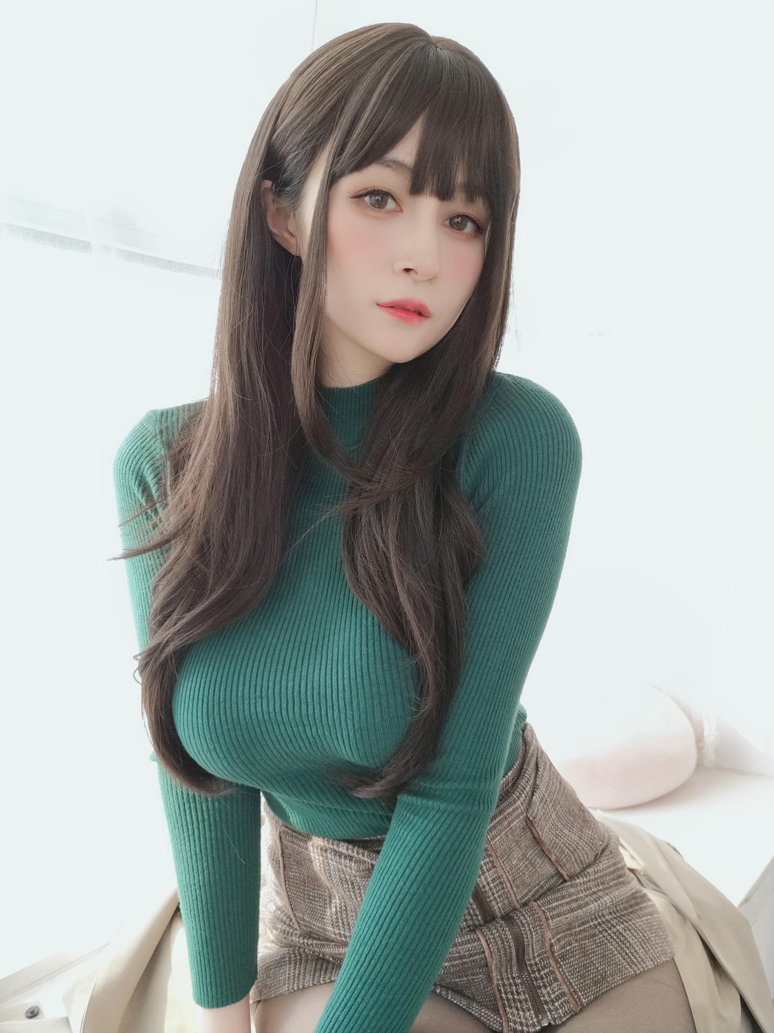 白银81 NO.114 22年05月会员合集[354P-3V-1.17G]-2022-05-11 胸が大きい新人同僚 [15P-42.42MB]_第1集