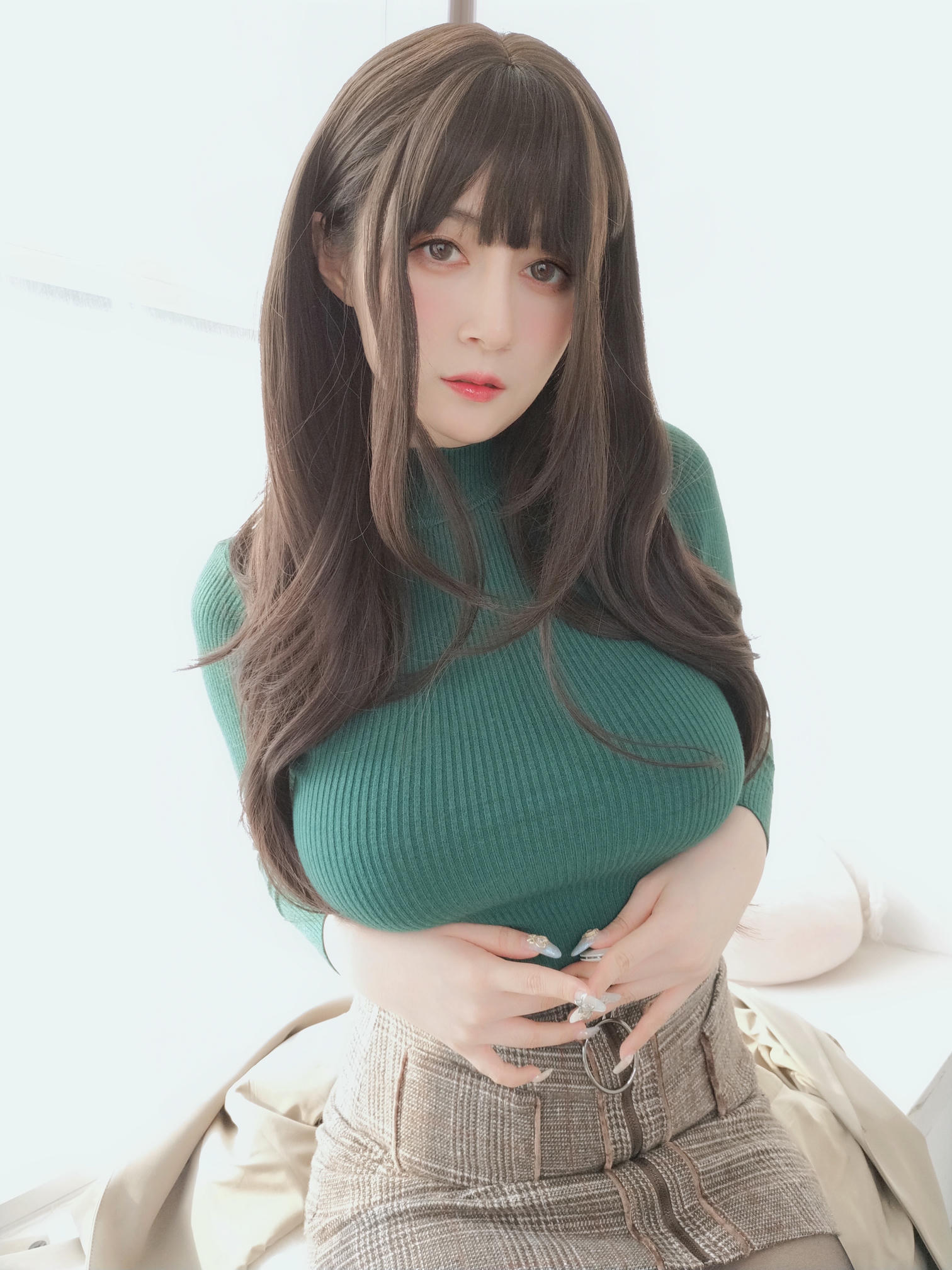 白银81 NO.114 22年05月会员合集[354P-3V-1.17G]-2022-05-11 胸が大きい新人同僚 [15P-42.42MB]_第1集
