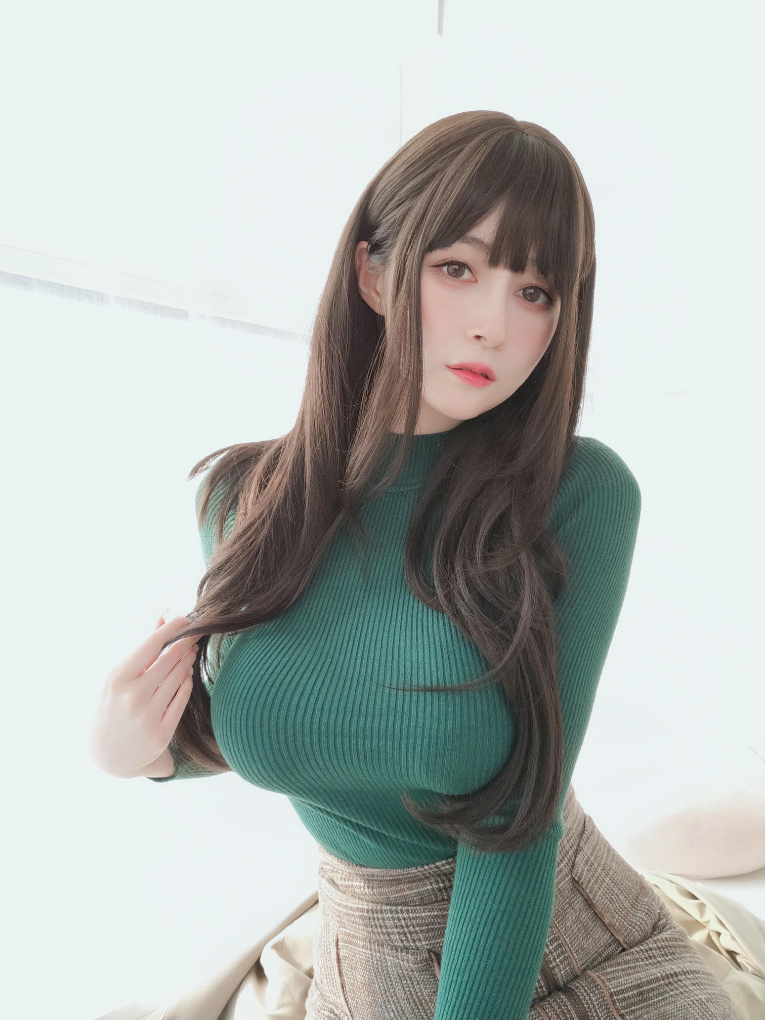 白银81 NO.114 22年05月会员合集[354P-3V-1.17G]-2022-05-11 胸が大きい新人同僚 [15P-42.42MB]_第1集