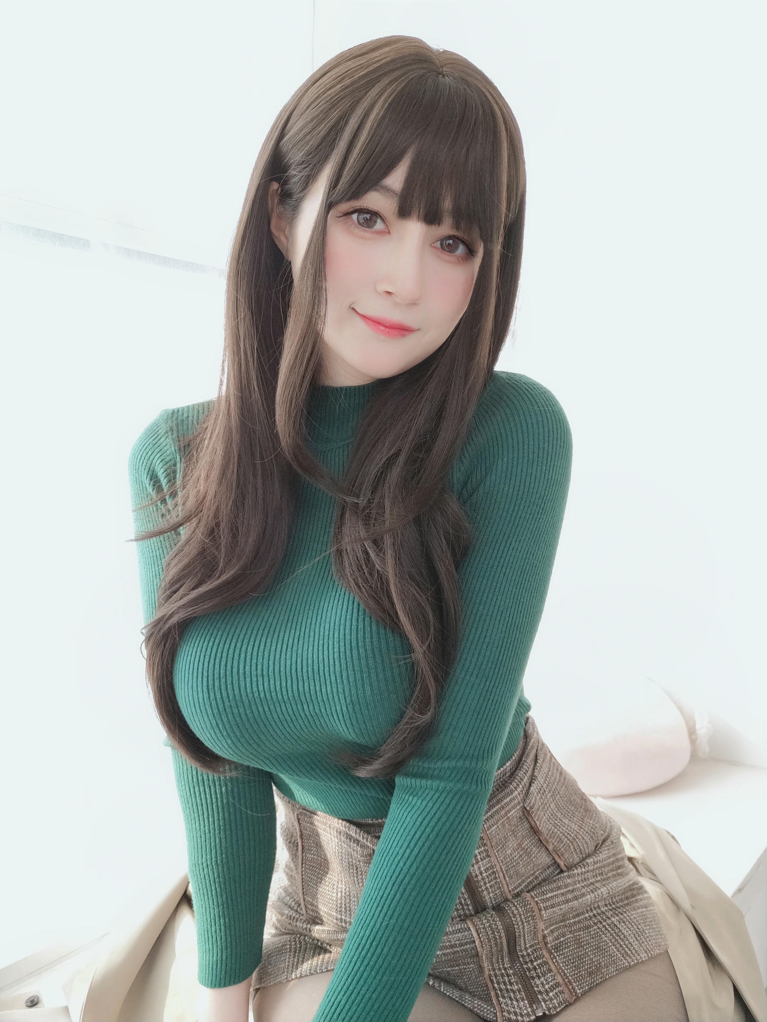 白银81 NO.114 22年05月会员合集[354P-3V-1.17G]-2022-05-11 胸が大きい新人同僚 [15P-42.42MB]_第1集