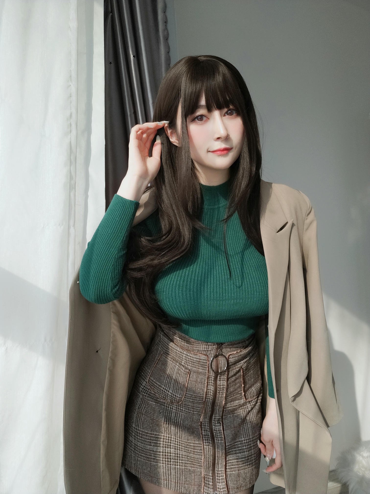 白银81 NO.114 22年05月会员合集[354P-3V-1.17G]-2022-05-11 胸が大きい新人同僚 [15P-42.42MB]_第1集