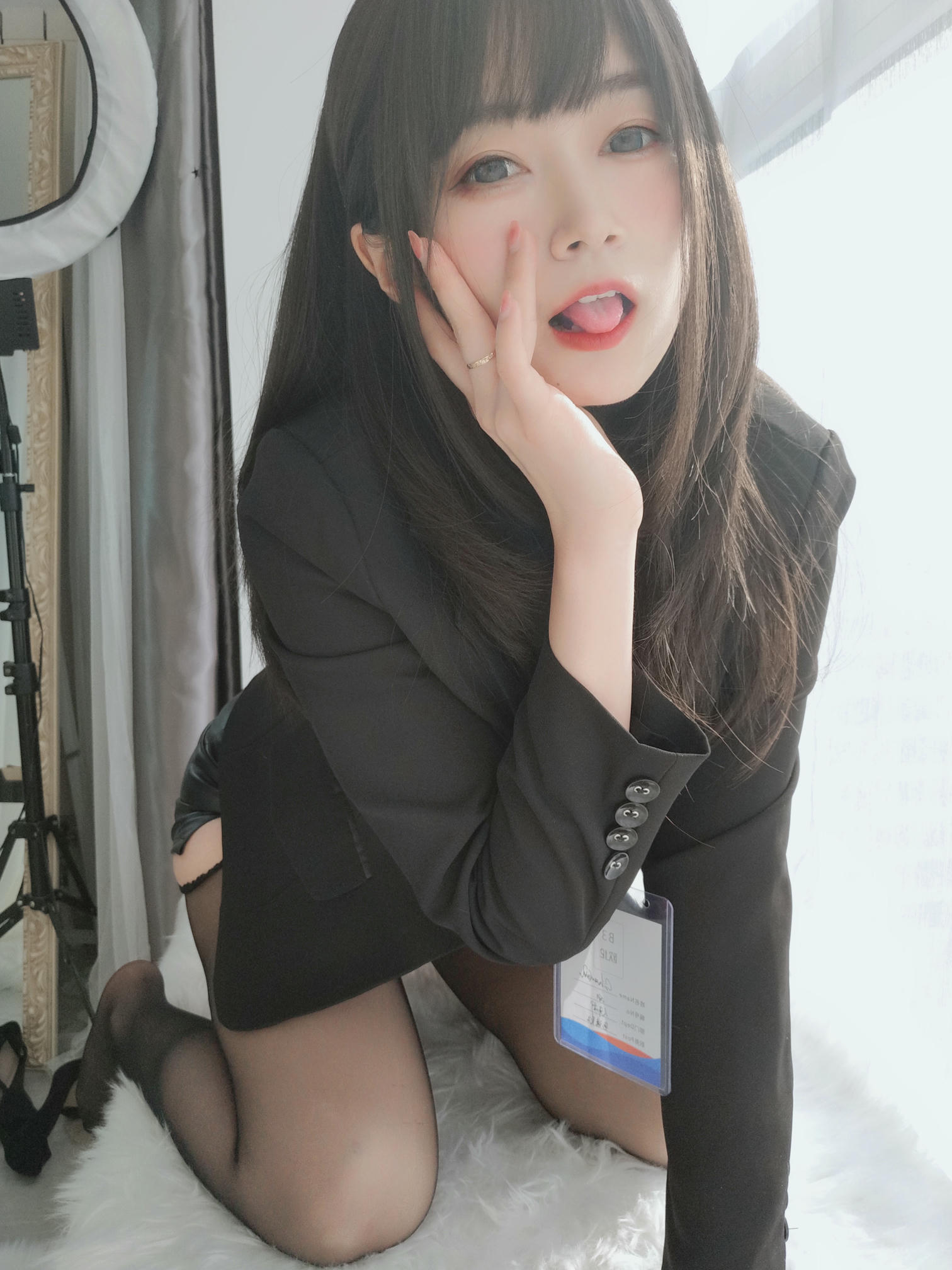 白银81 NO.024 职场新人 [118P7V-642MB]_第2集