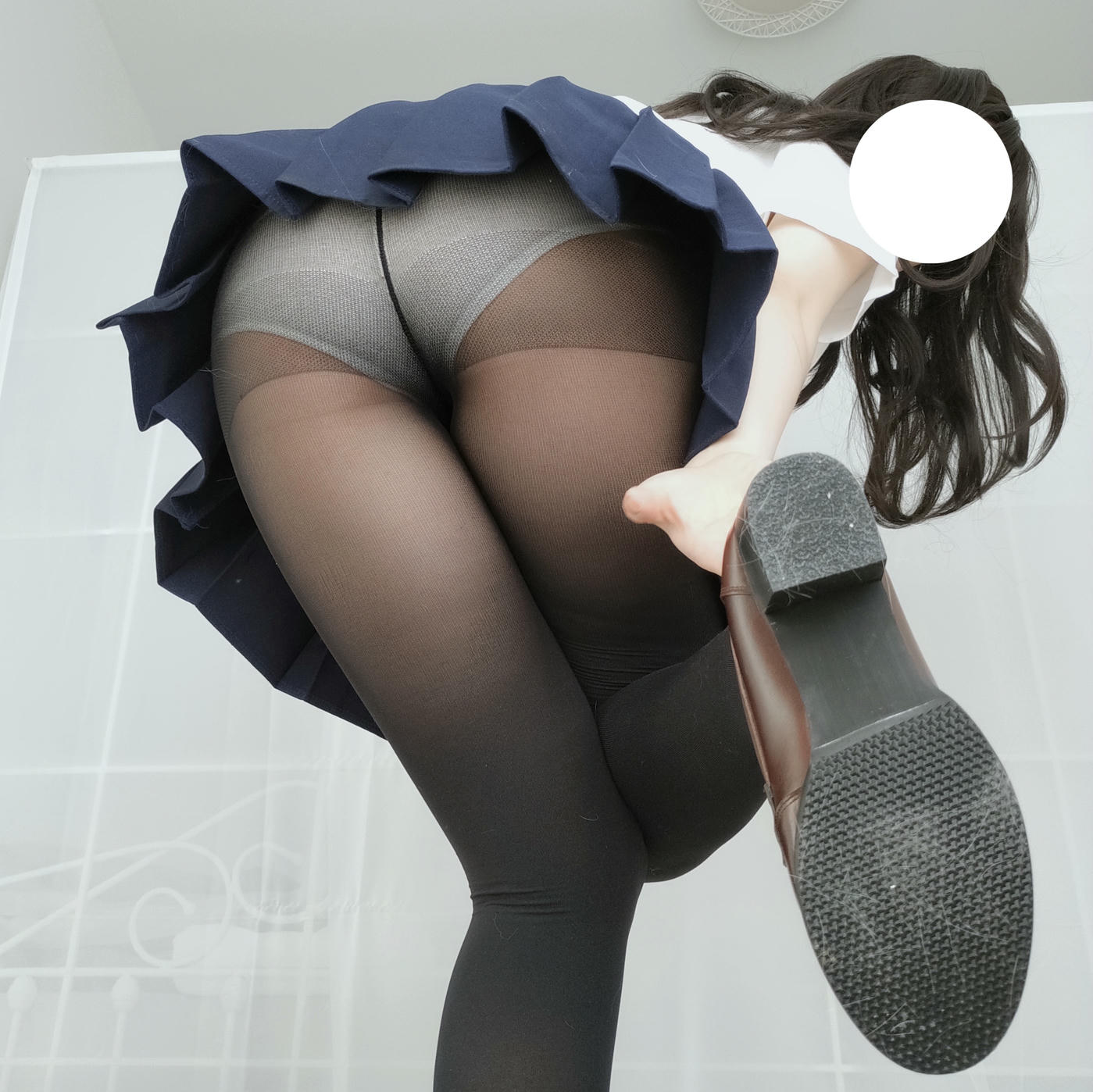 白银81 NO.119 2022年4月会员合集（24期）[386P+11V-1.29G]-2022-04-01 厚丝袜下的裤子 2 [16P1V-78.6MB]_第1集