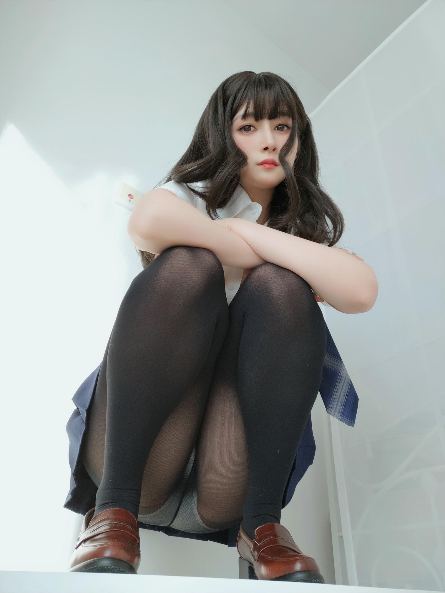 白银81 NO.119 2022年4月会员合集（24期）[386P+11V-1.29G]-2022-04-01 厚丝袜下的裤子 2 [16P1V-78.6MB]_第1集