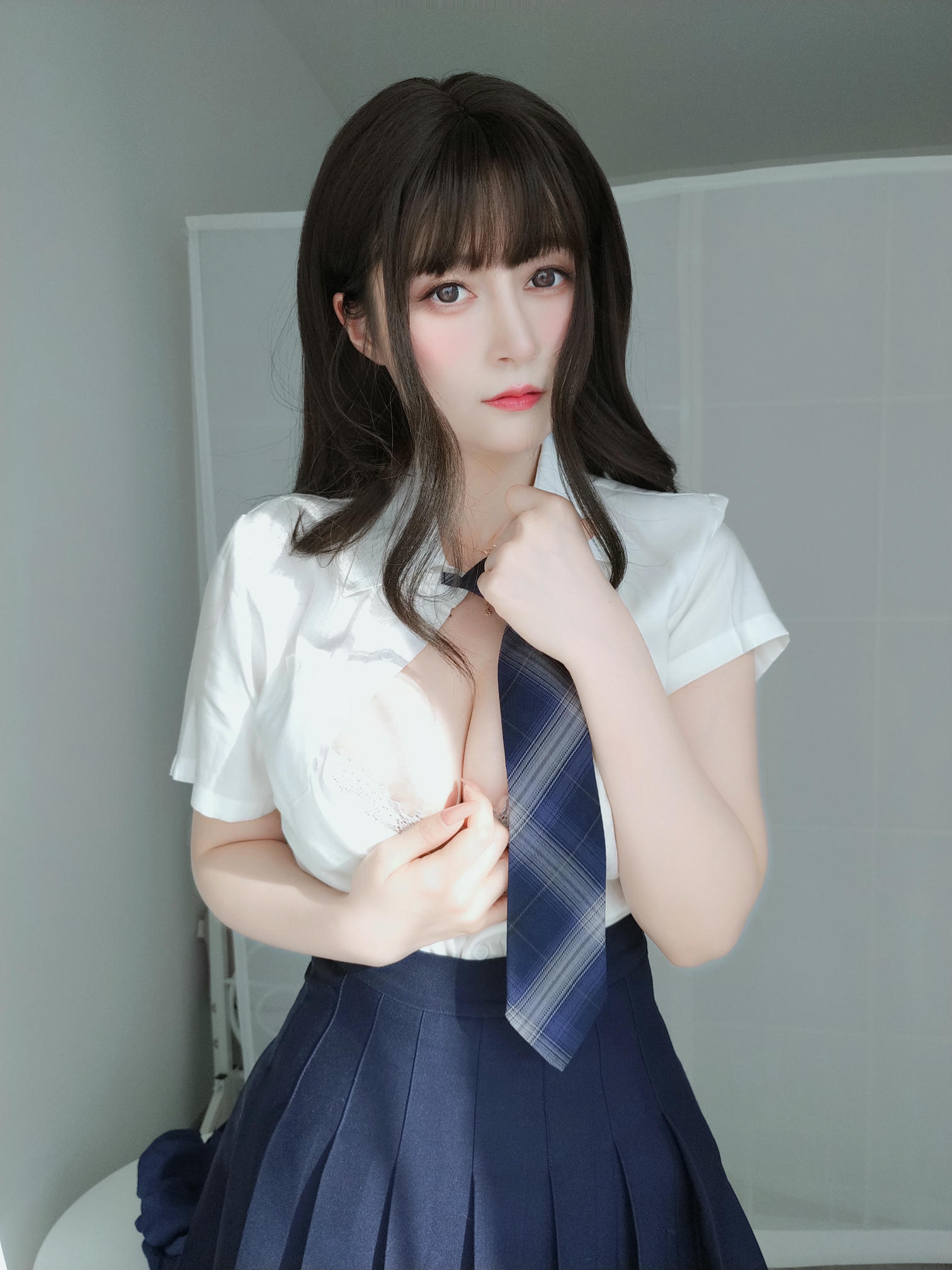 白银81 NO.119 2022年4月会员合集（24期）[386P+11V-1.29G]-2022-04-01 厚丝袜下的裤子 2 [16P1V-78.6MB]_第1集