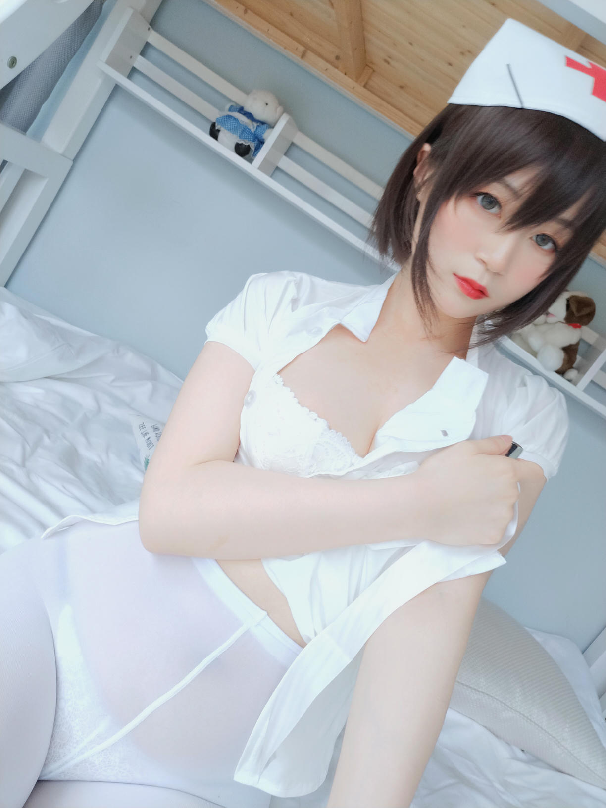 白银81 NO.002 白丝小护士 [51P4V-453MB]_第1集