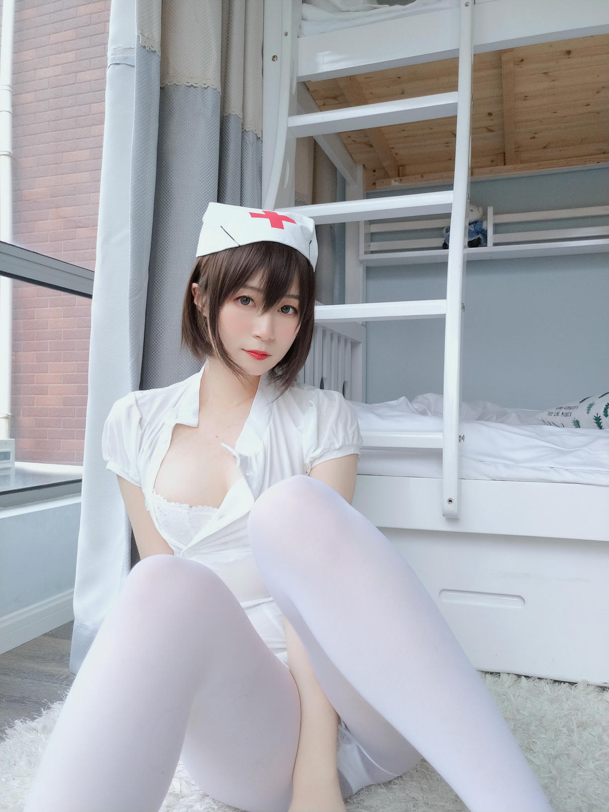 白银81 NO.002 白丝小护士 [51P4V-453MB]_第2集