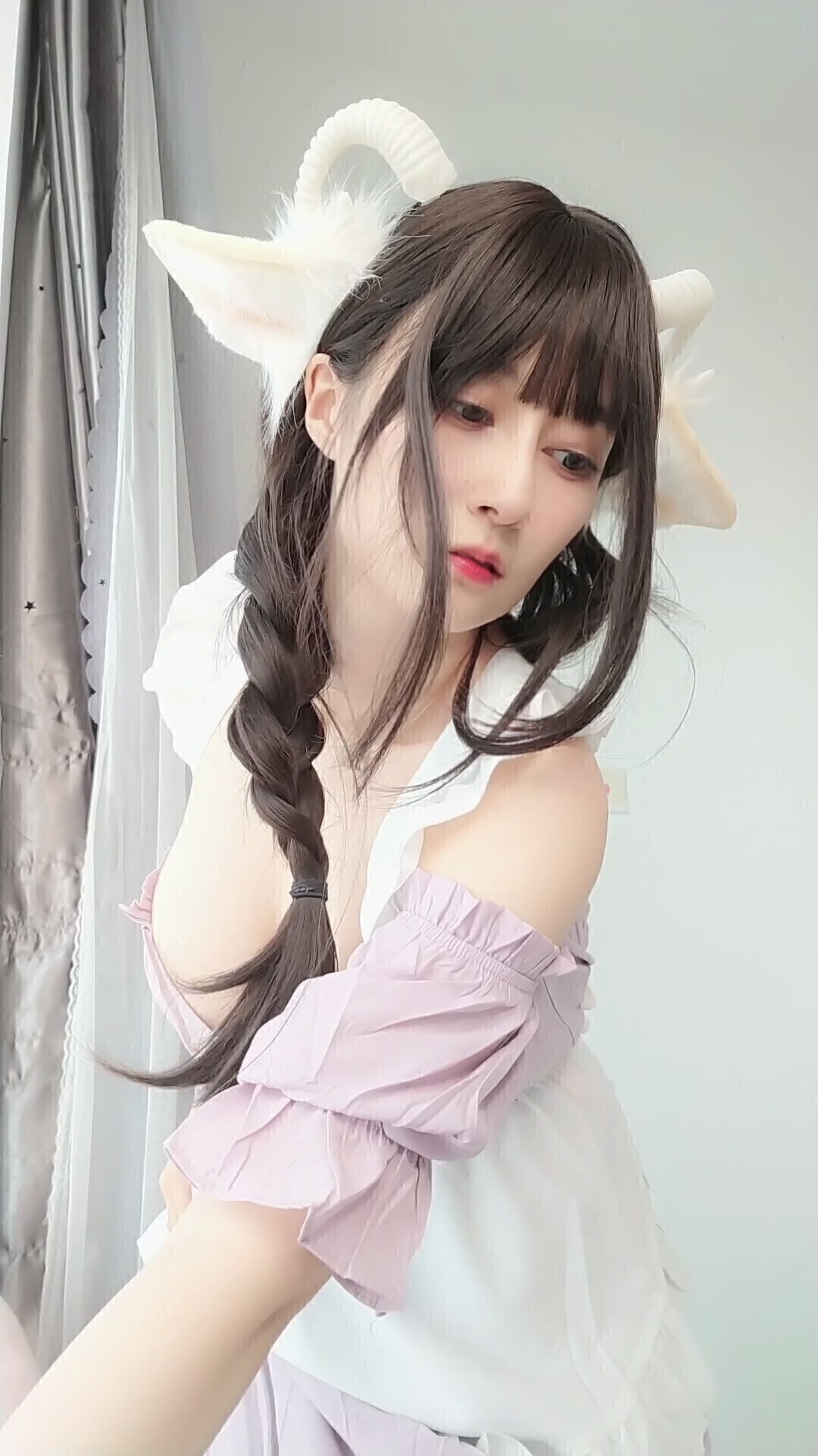 白银81 NO.121 22年06月会员合集[219P-9V-1.1G]-2022-06-02 羊の女の子 [1P1V-41.10MB]_第1集