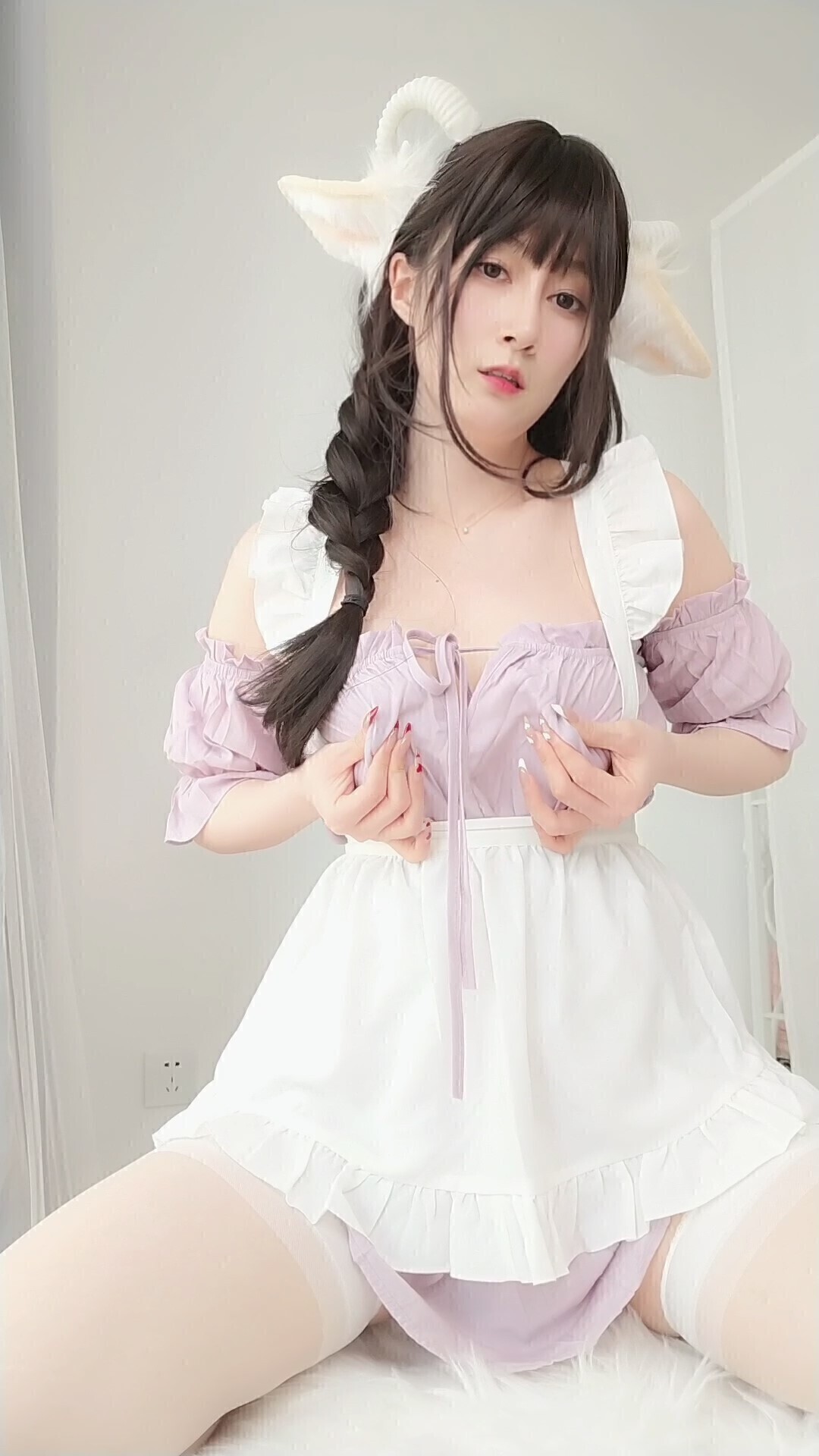 白银81 NO.121 22年06月会员合集[219P-9V-1.1G]-2022-06-09 乳首を刺激する [1P1V-90.05MB]_第1集