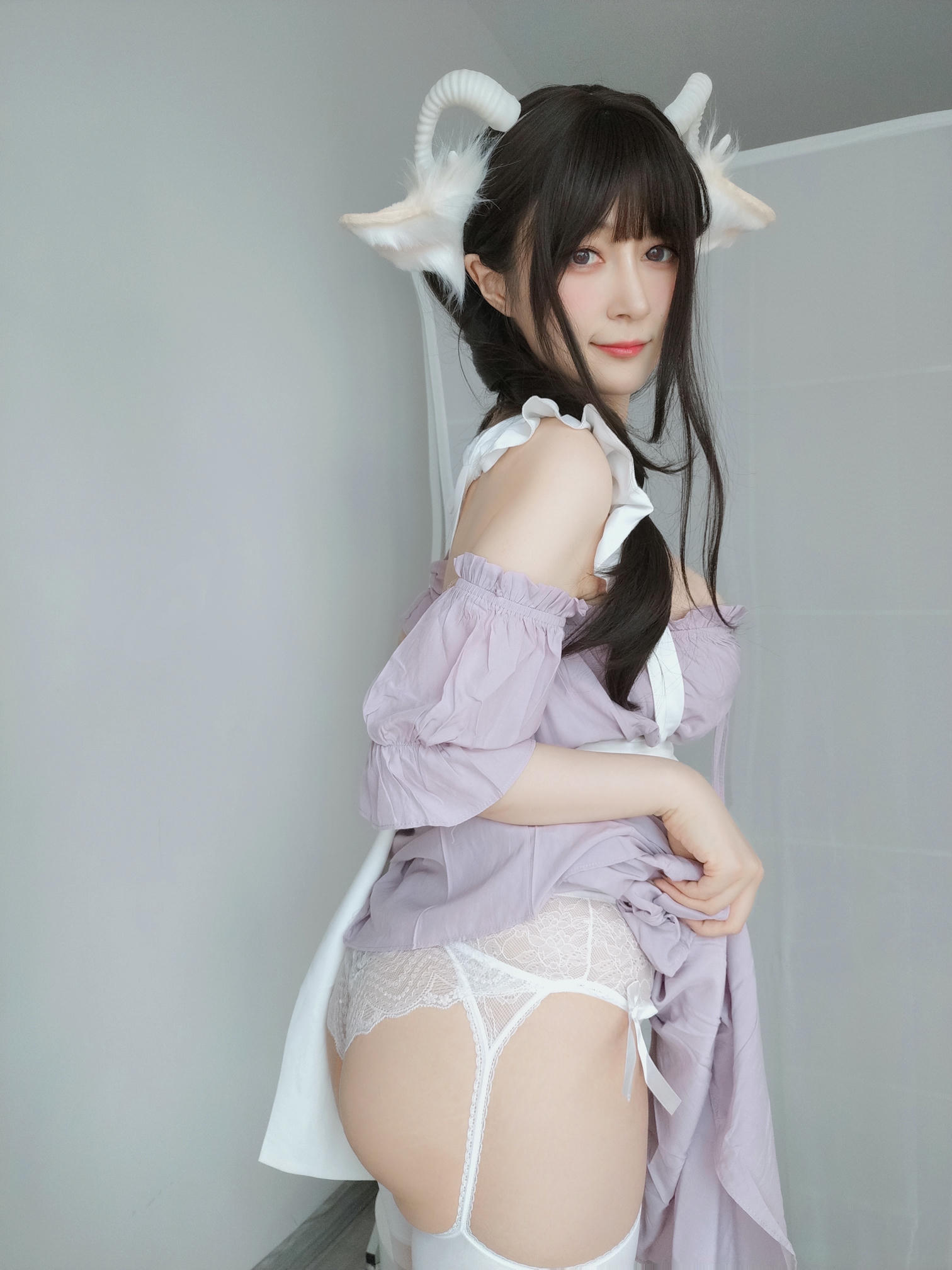 白银81 NO.121 22年06月会员合集[219P-9V-1.1G]-2022-06-22 羊の女の子 [15P-41.25MB]_第1集