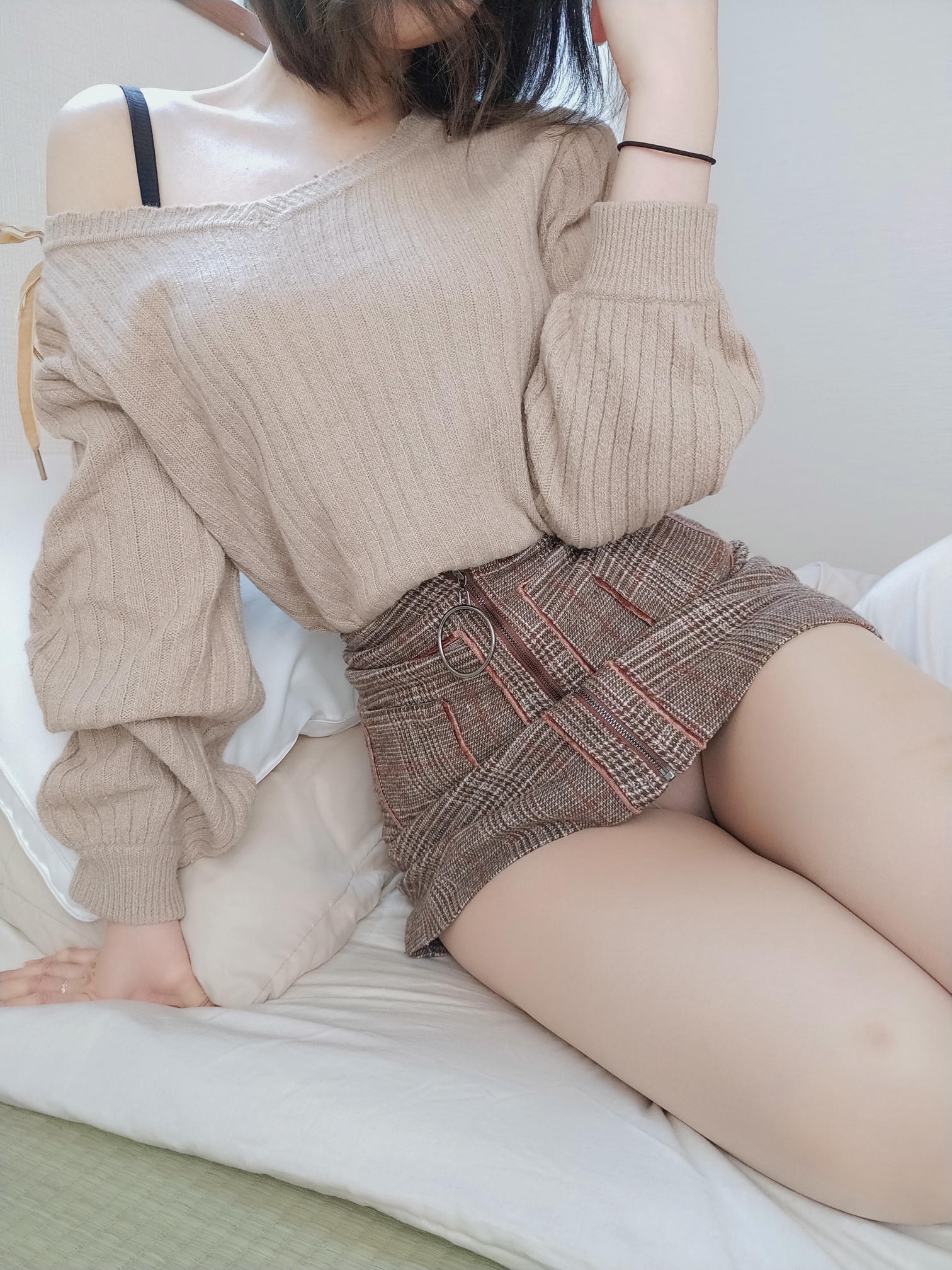 白银81 NO.031 甜美后辈日常篇 [130P3V-991MB]_第1集