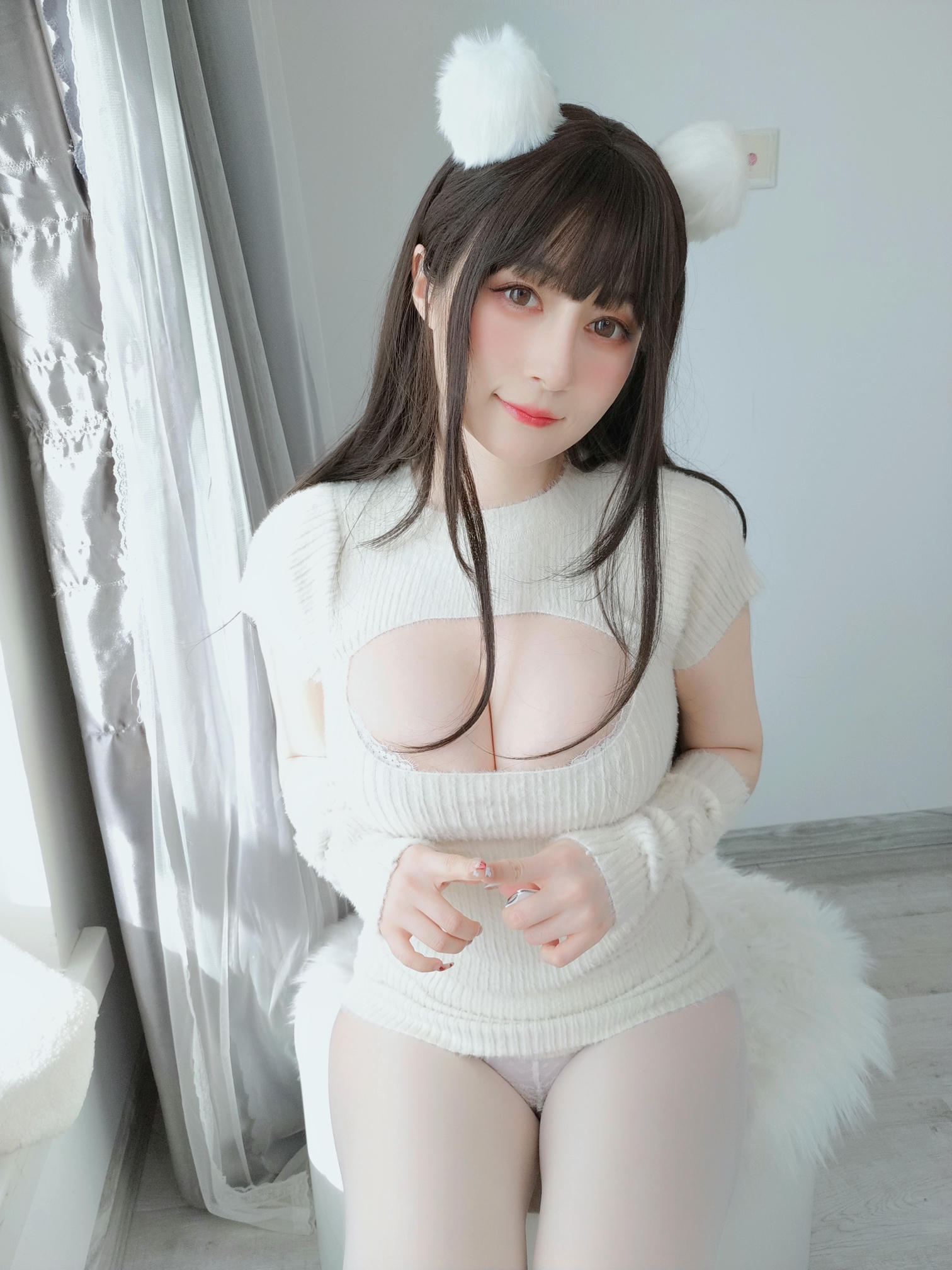 白银81 NO.122 22年07月Fantia会员合集（3套）[190P-8V-1.06G]-2022-07-05 白い真珠 [15P-41.55MB]_第1集