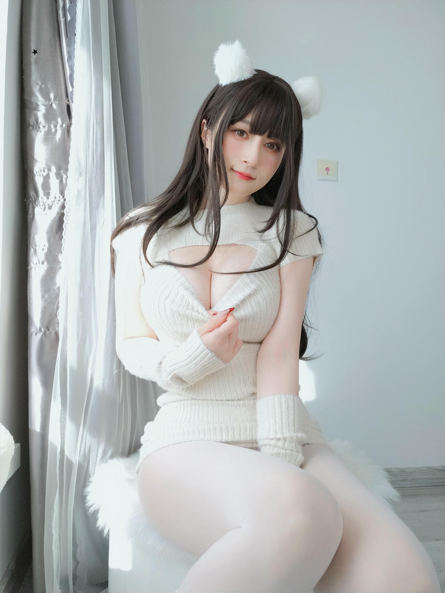白银81 NO.122 22年07月Fantia会员合集（3套）[190P-8V-1.06G]-2022-07-05 白い真珠 [15P-41.55MB]_第1集