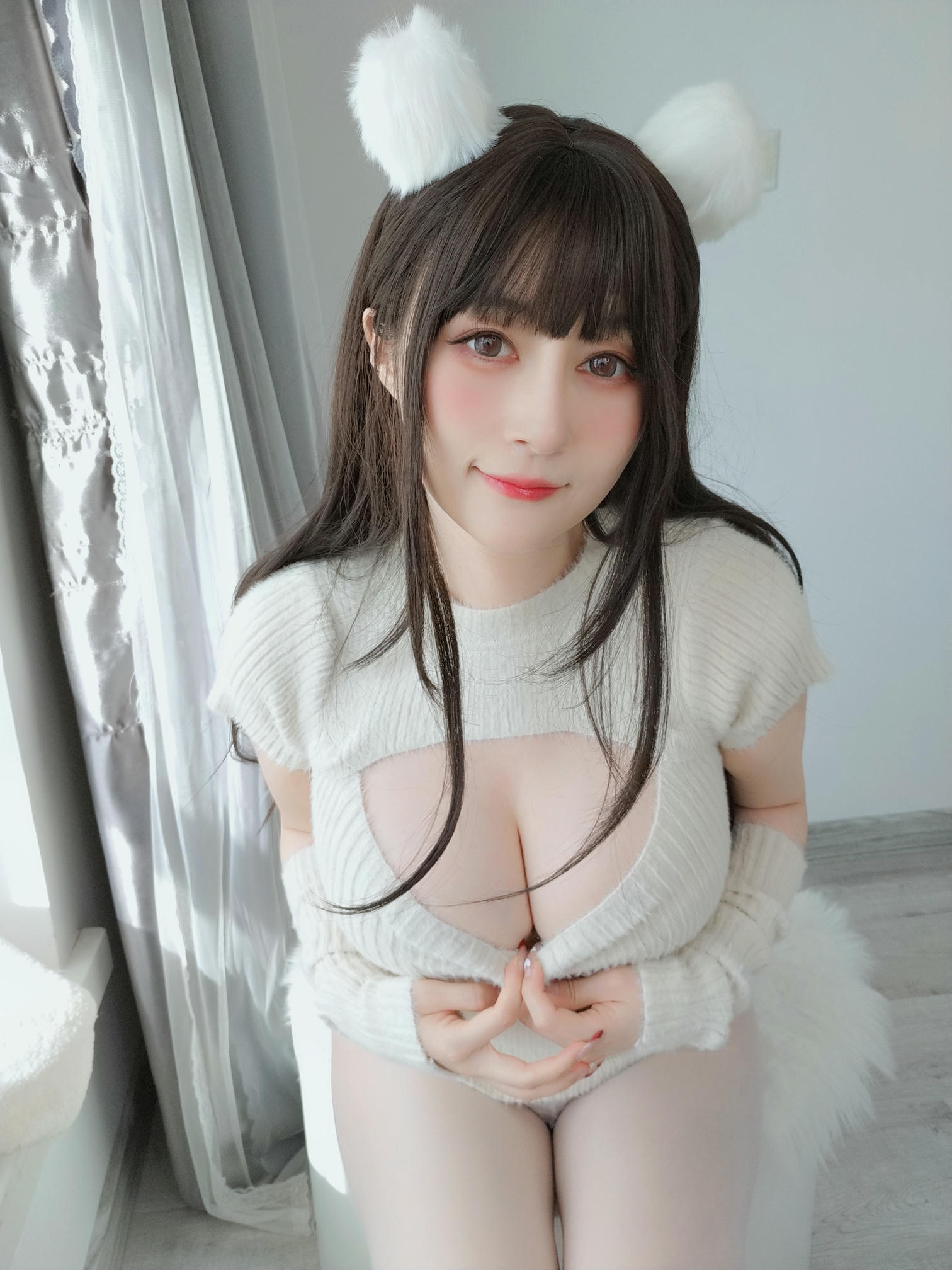 白银81 NO.122 22年07月Fantia会员合集（3套）[190P-8V-1.06G]-2022-07-05 白い真珠 [15P-41.55MB]_第1集