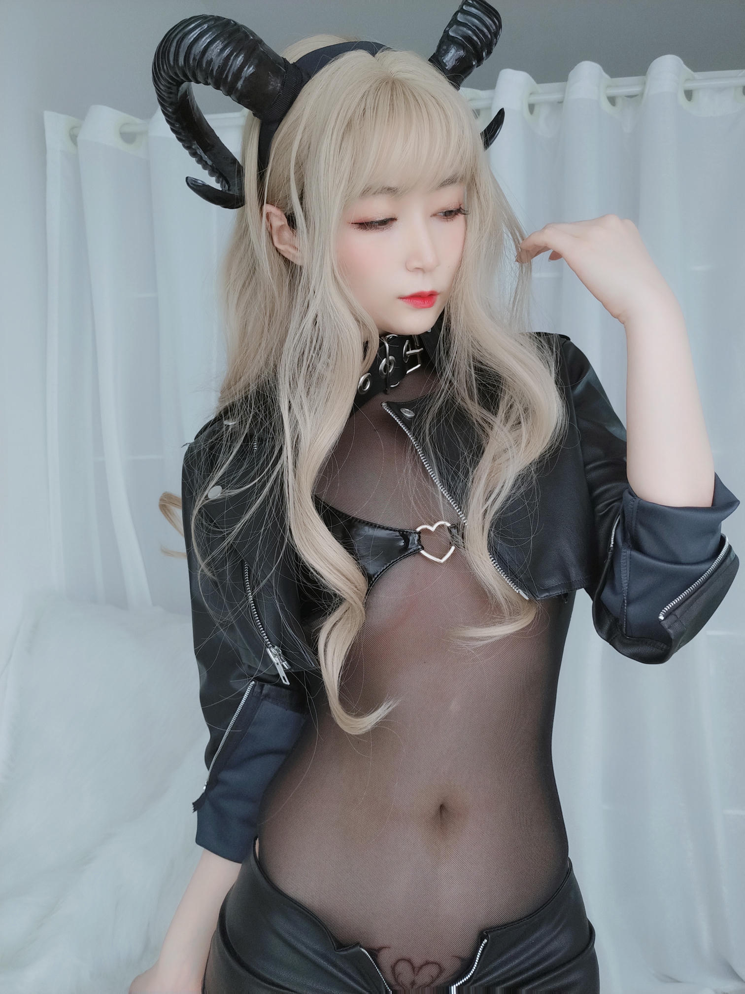白银81 NO.033 皮衣小恶魔 [84P6V-584MB]_第1集