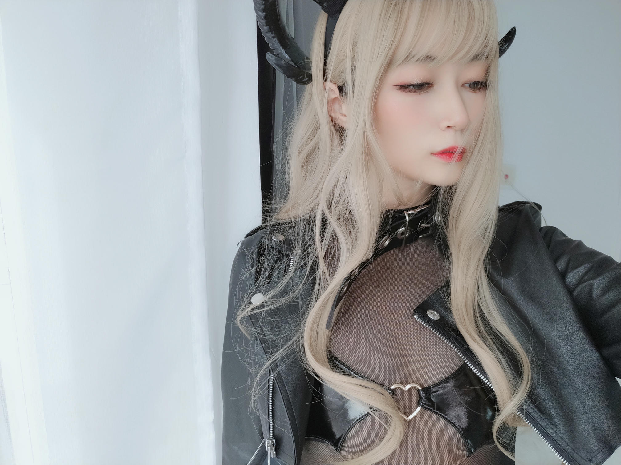 白银81 NO.033 皮衣小恶魔 [84P6V-584MB]_第1集