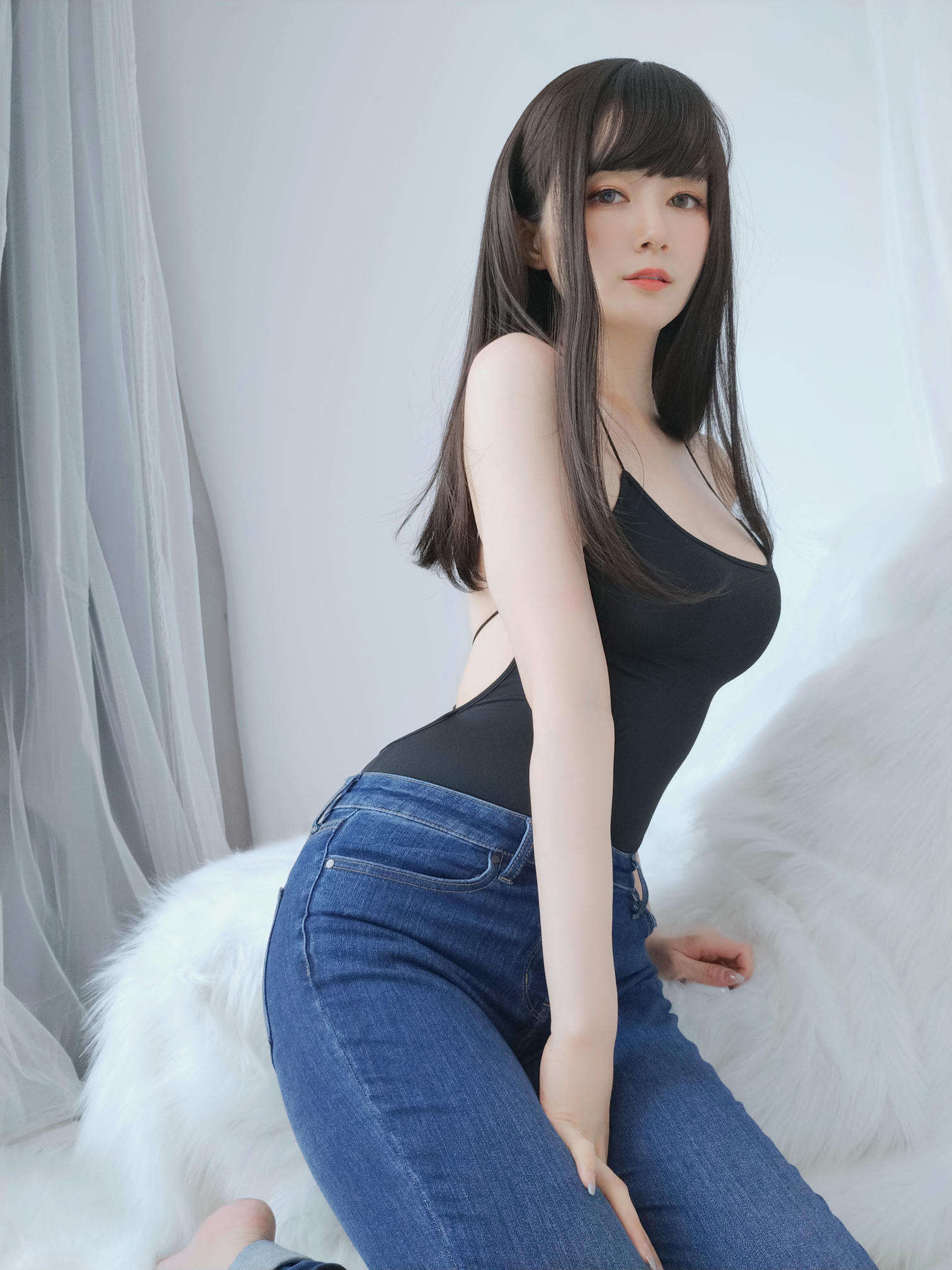 白银81 NO.037 露背上衣 [63P1V-331MB]_第1集