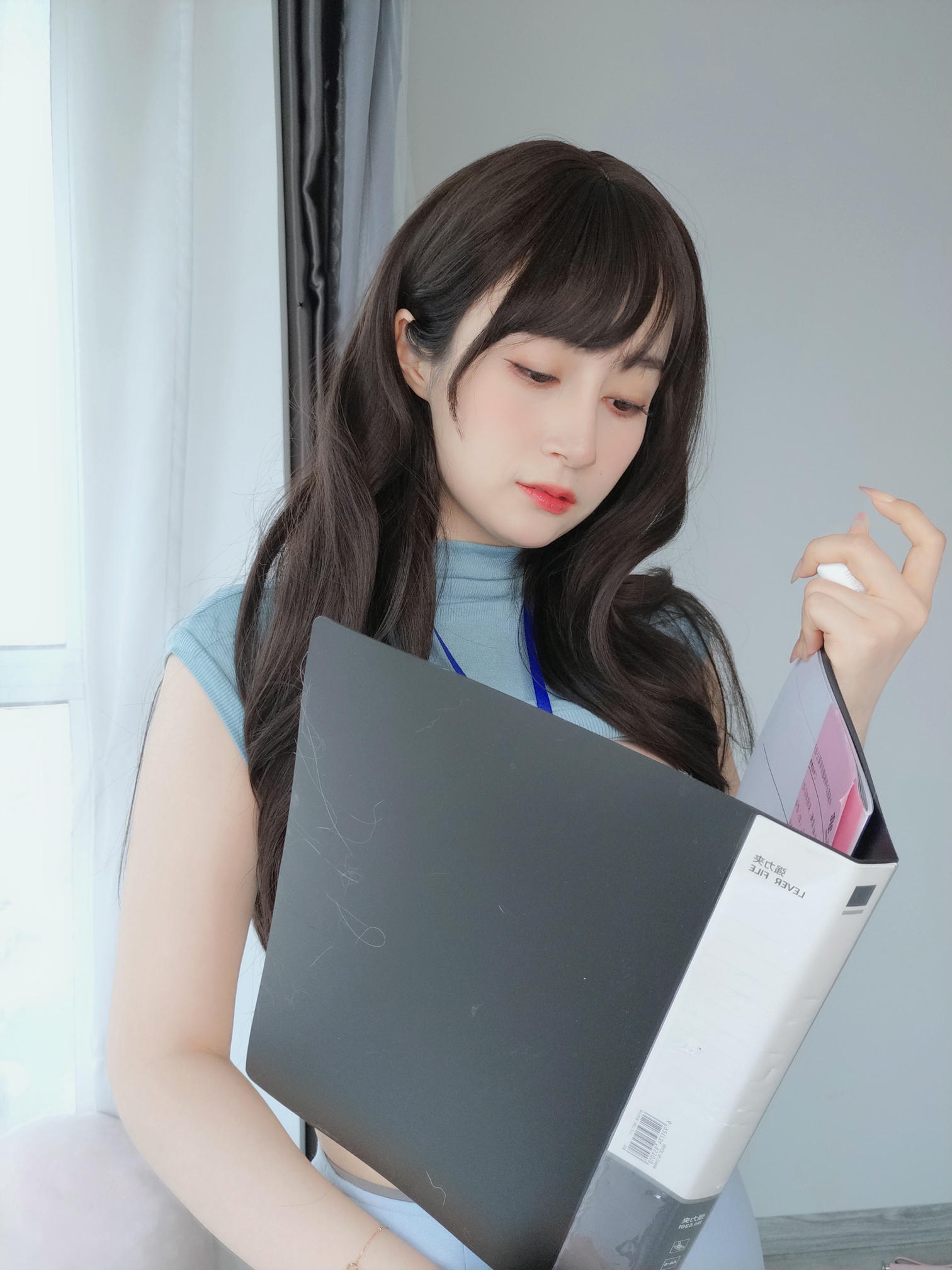 白银81 NO.126 2023年01月会员合集 (24套)[263P-8V-1.17G]-2023-01-18 会議の中 [15P-39.42MB]_第1集