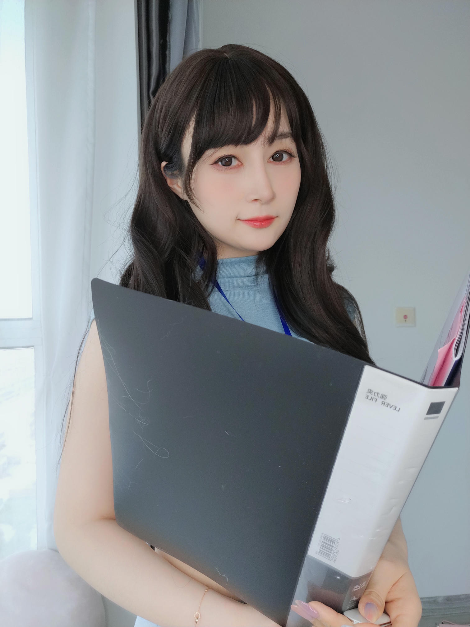 白银81 NO.126 2023年01月会员合集 (24套)[263P-8V-1.17G]-2023-01-18 会議の中 [15P-39.42MB]_第1集
