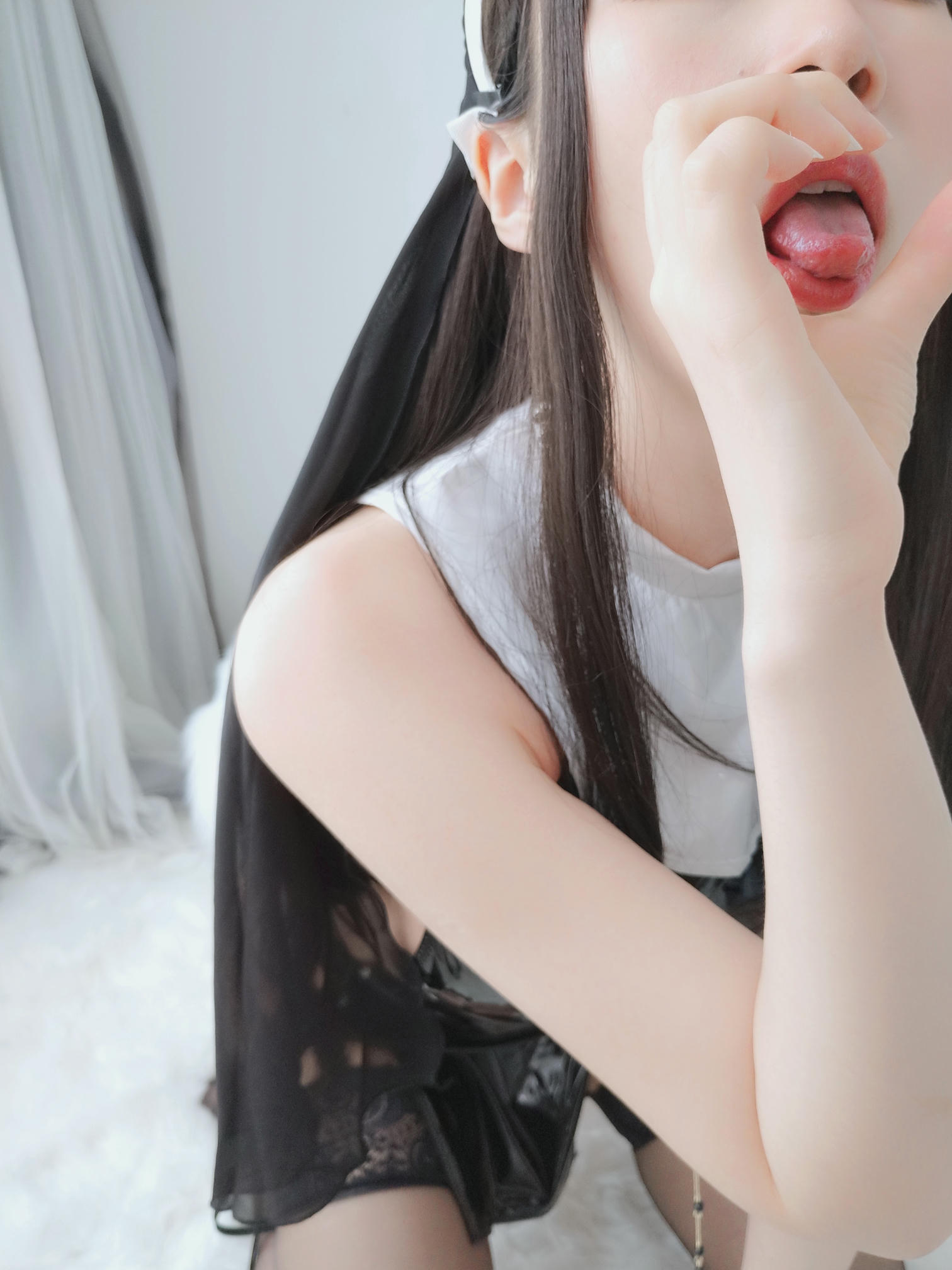白银81 NO.041 皮衣修女 [95P6V-654MB]_第1集