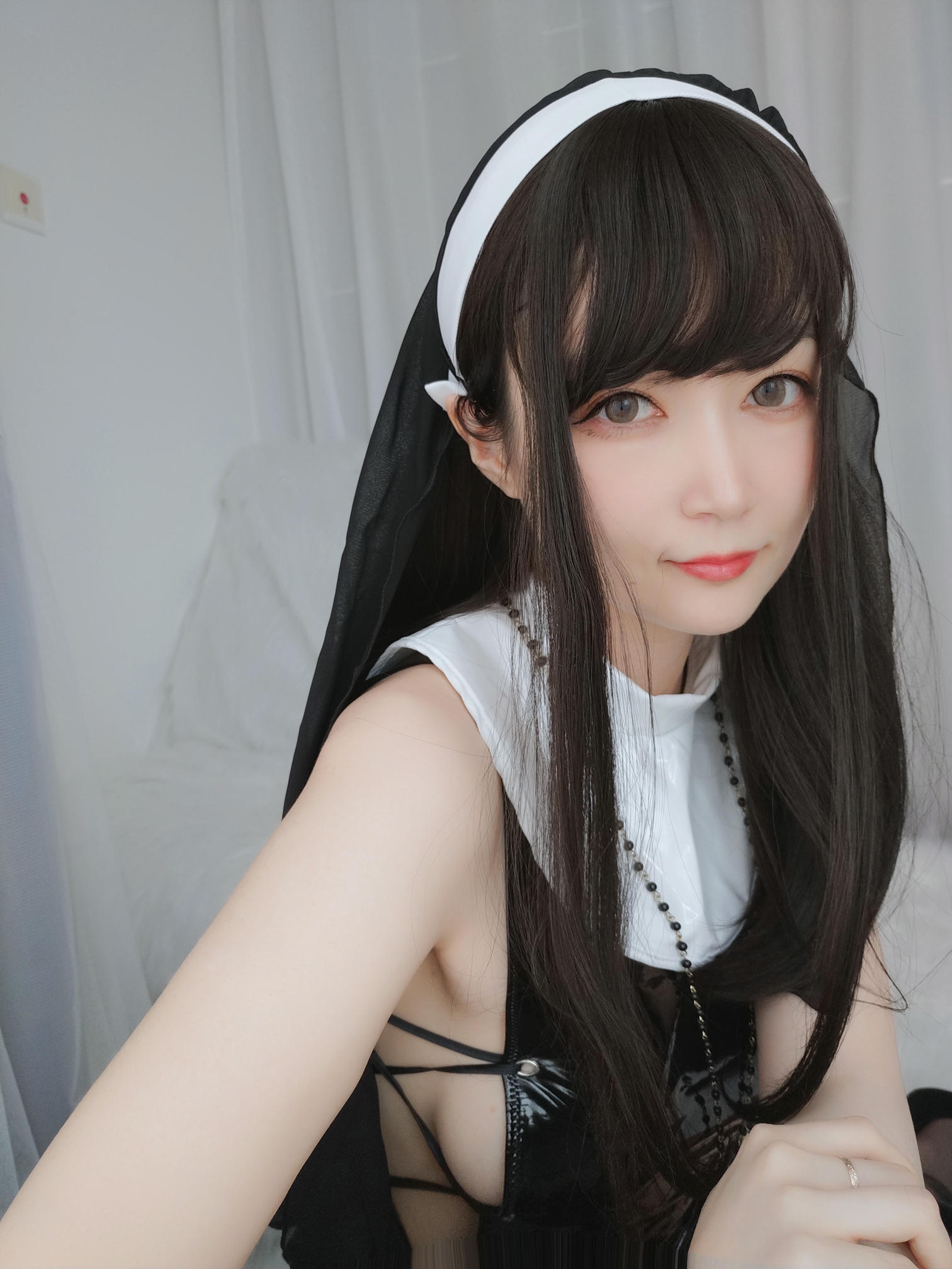 白银81 NO.041 皮衣修女 [95P6V-654MB]_第1集