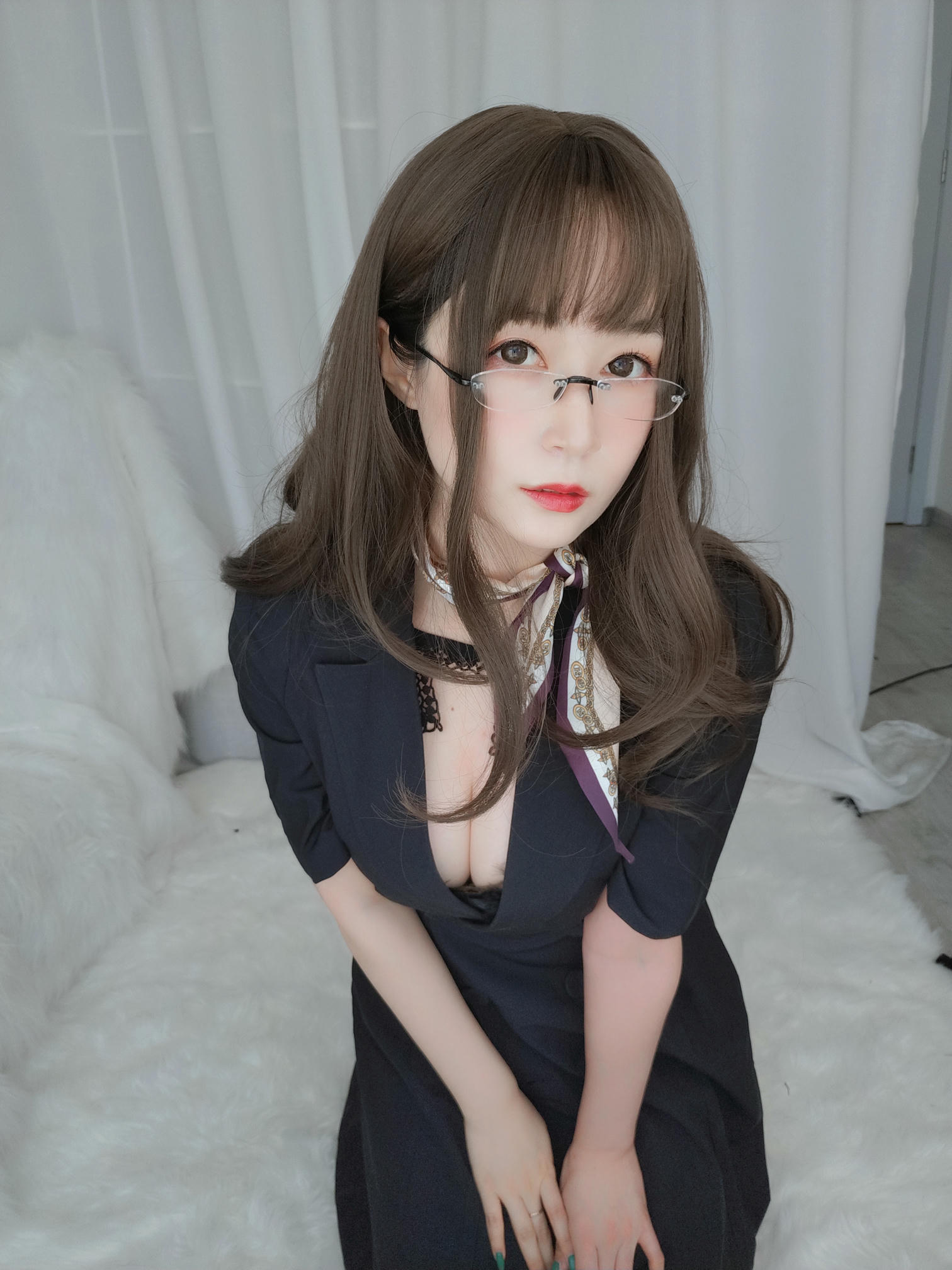 白银81 NO.046 OL下的内衣 [124P12V-1.2GB]_第1集