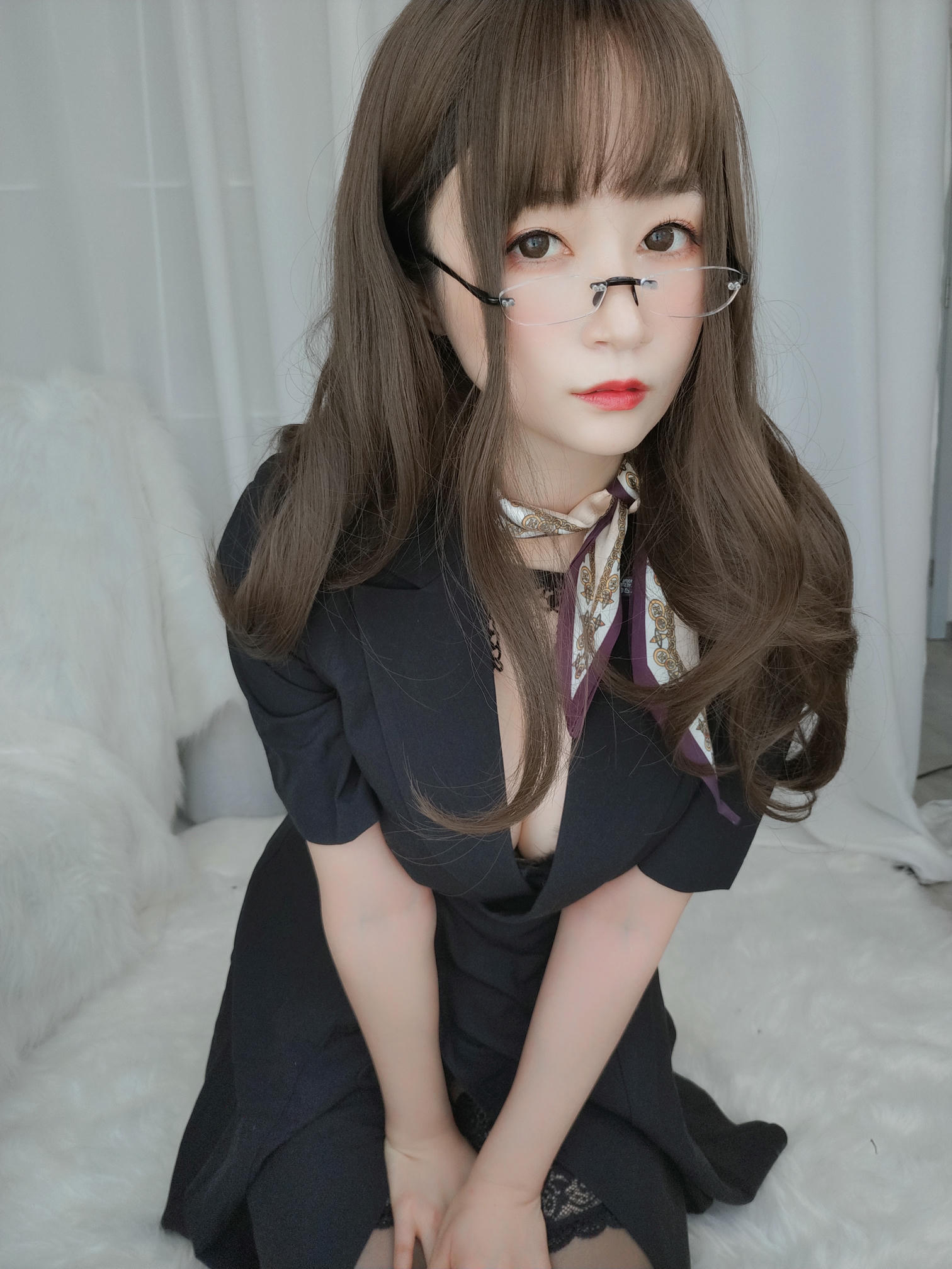 白银81 NO.046 OL下的内衣 [124P12V-1.2GB]_第1集