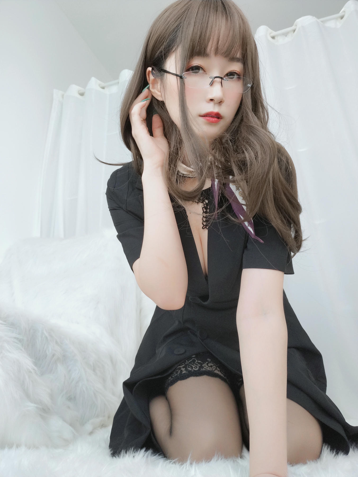 白银81 NO.046 OL下的内衣 [124P12V-1.2GB]_第2集