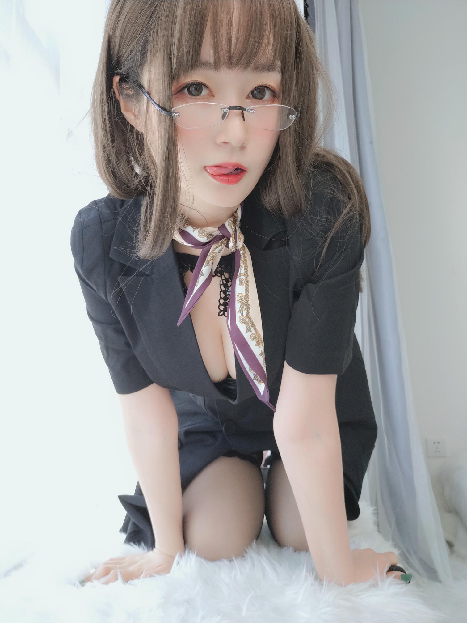 白银81 NO.046 OL下的内衣 [124P12V-1.2GB]_第3集