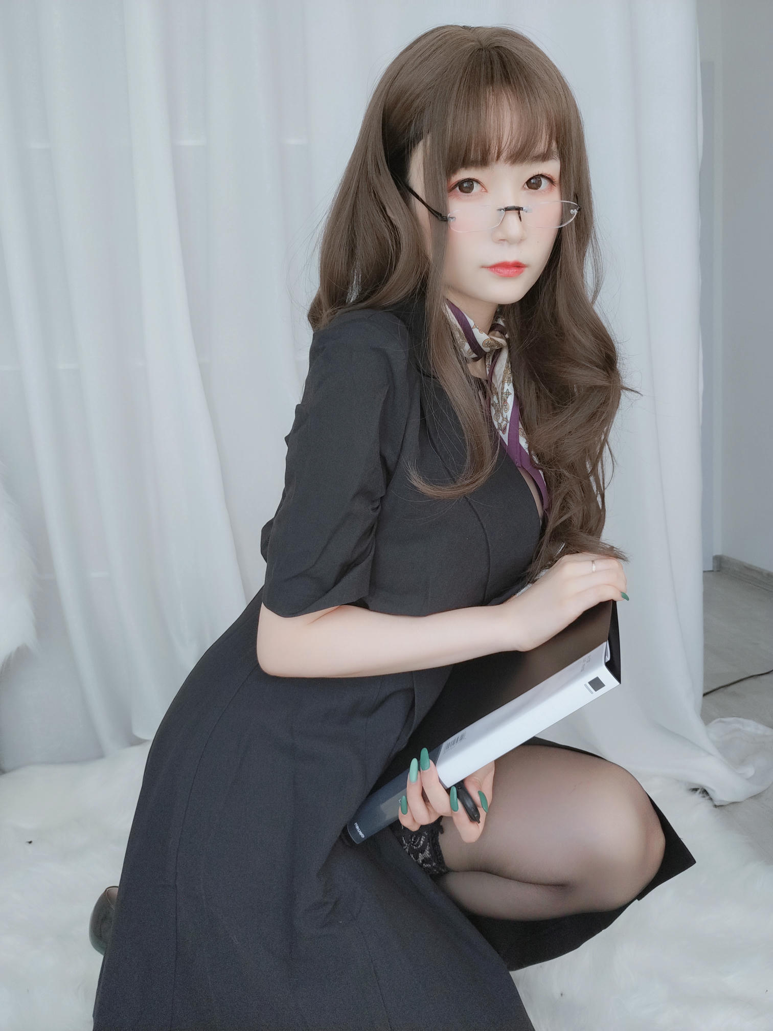 白银81 NO.046 OL下的内衣 [124P12V-1.2GB]_第1集