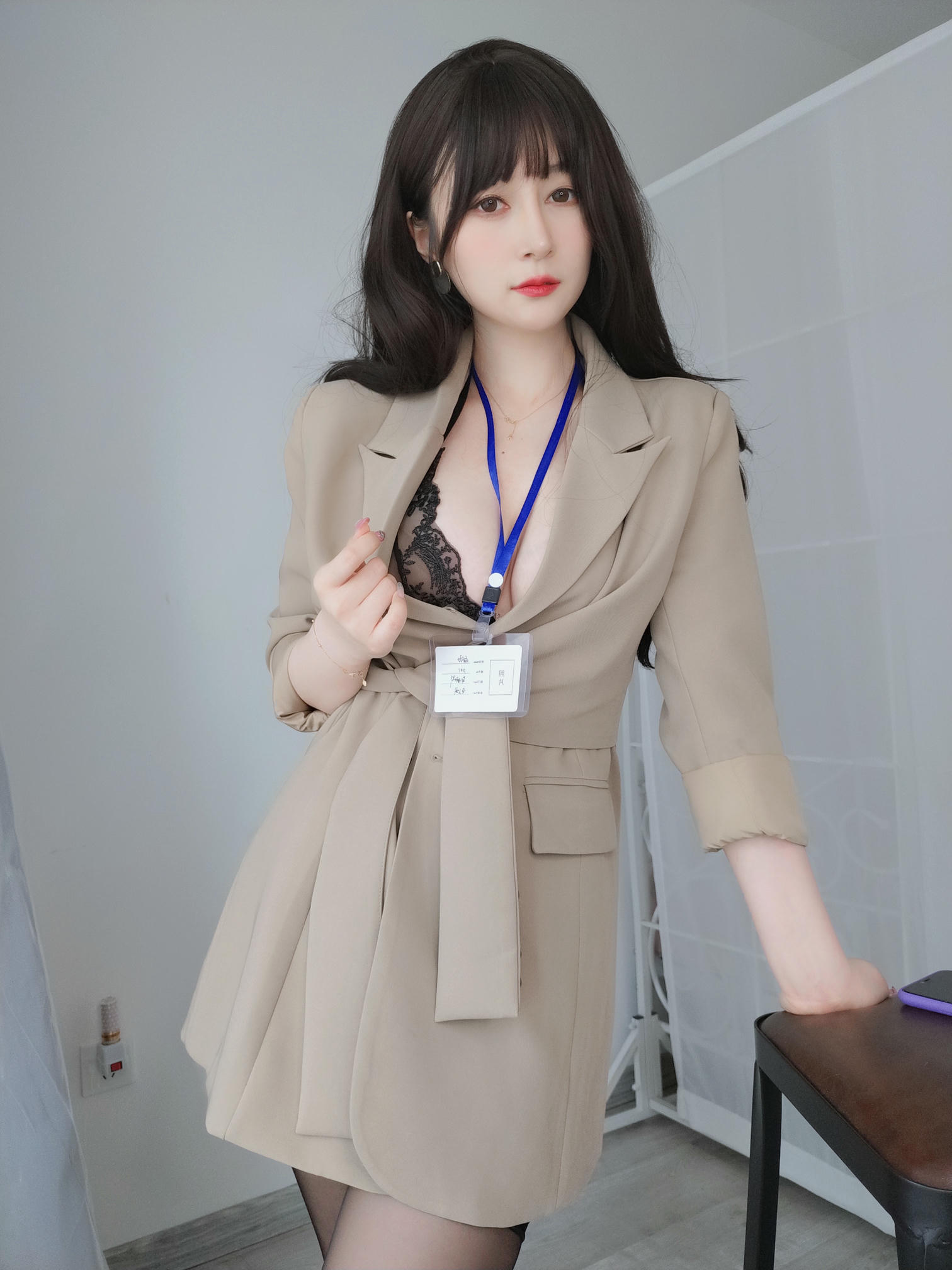 白银81 NO.131 2022年11月会员合集 (全27期) [305P7V-1.19GB]-2022-11-12 大胆に着る [15P-38.42MB]_第1集
