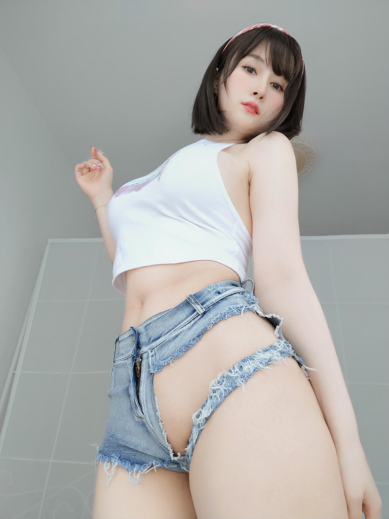 白银81 NO.131 2022年11月会员合集 (全27期) [305P7V-1.19GB]-2022-11-18 大胆な夏の彼女2 [15P-35.53MB]_第1集